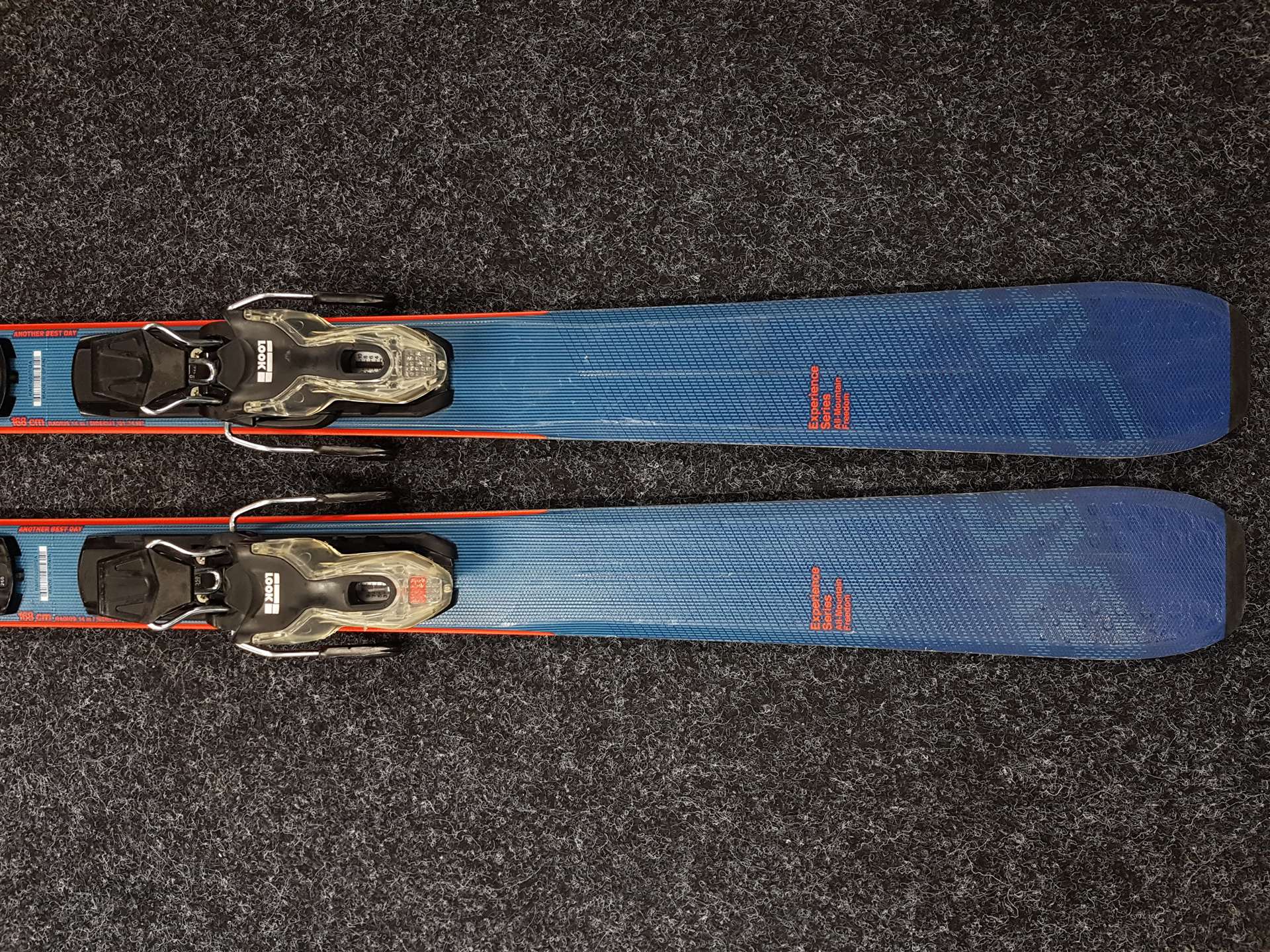 Sci ROSSIGNOL Experience 74 usati + attacchi Look Xpress 10