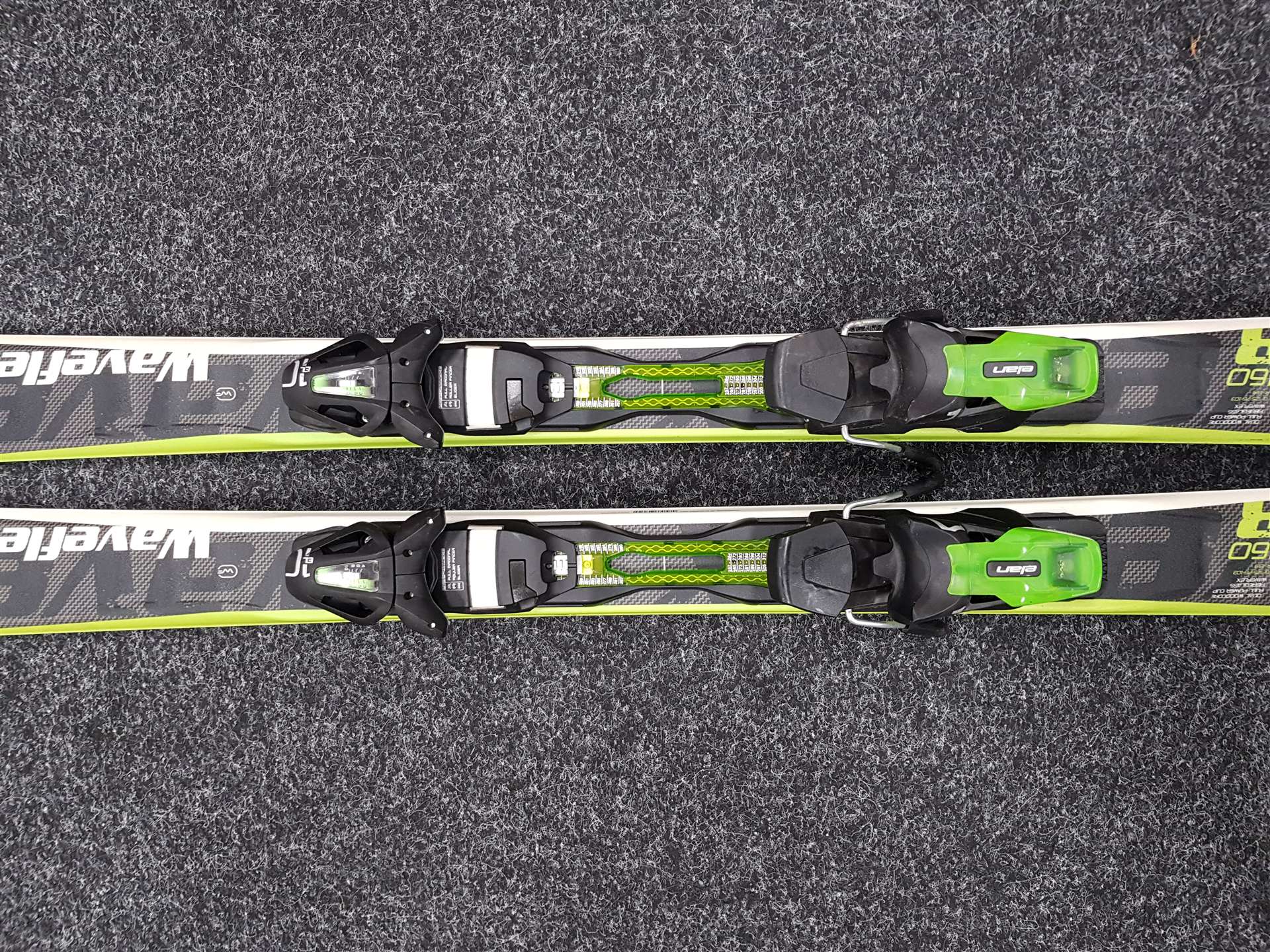 Skis d'occasion ELAN Waveflex 8 + fixations Elan EL 10