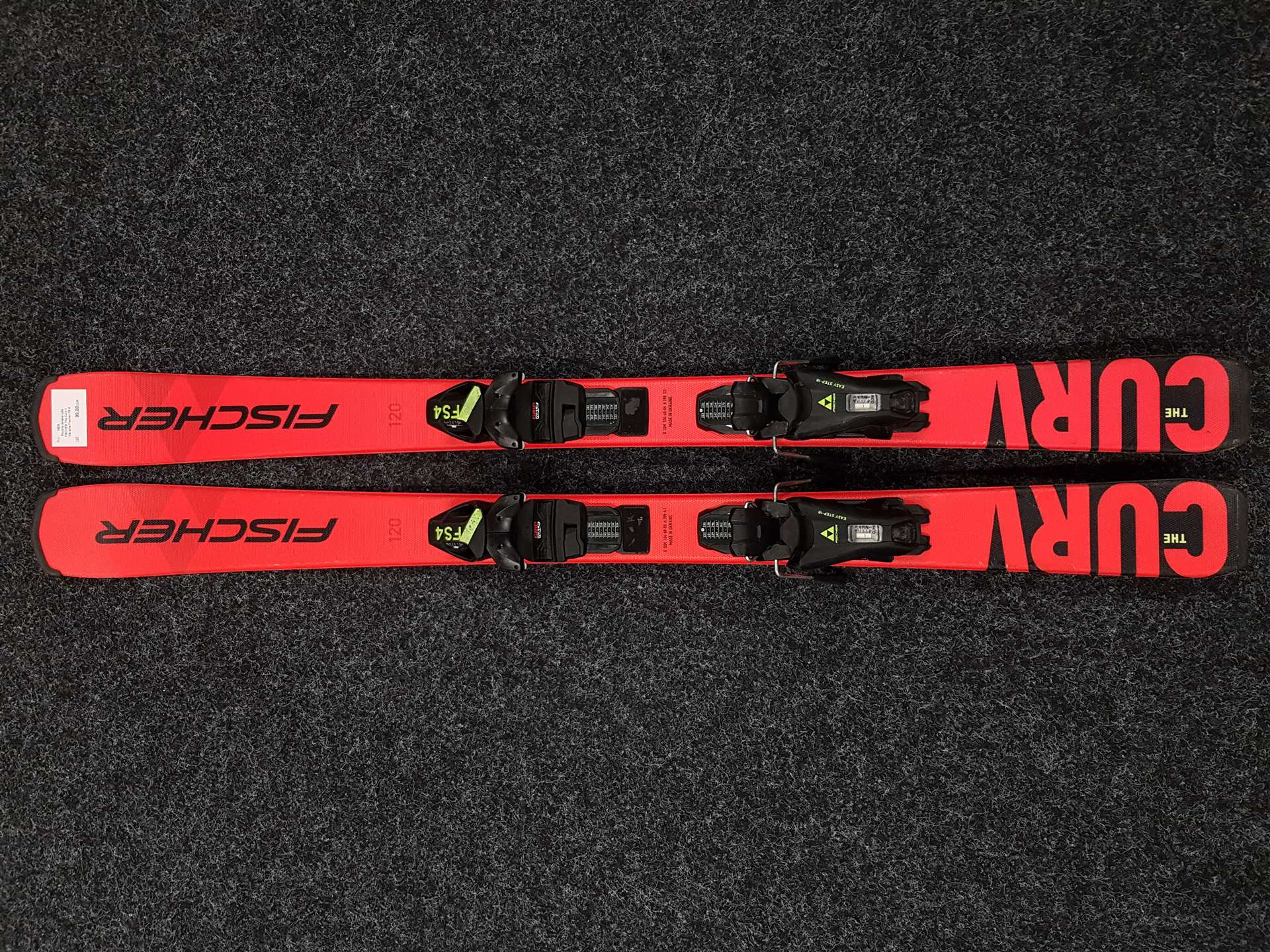 Použité detské lyže FISCHER The Curv + viazanie Fischer FS 4