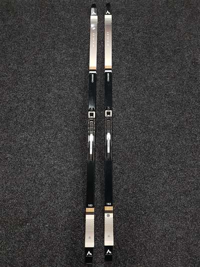 Skis de fond McKinley Cruiser + fixations NNN