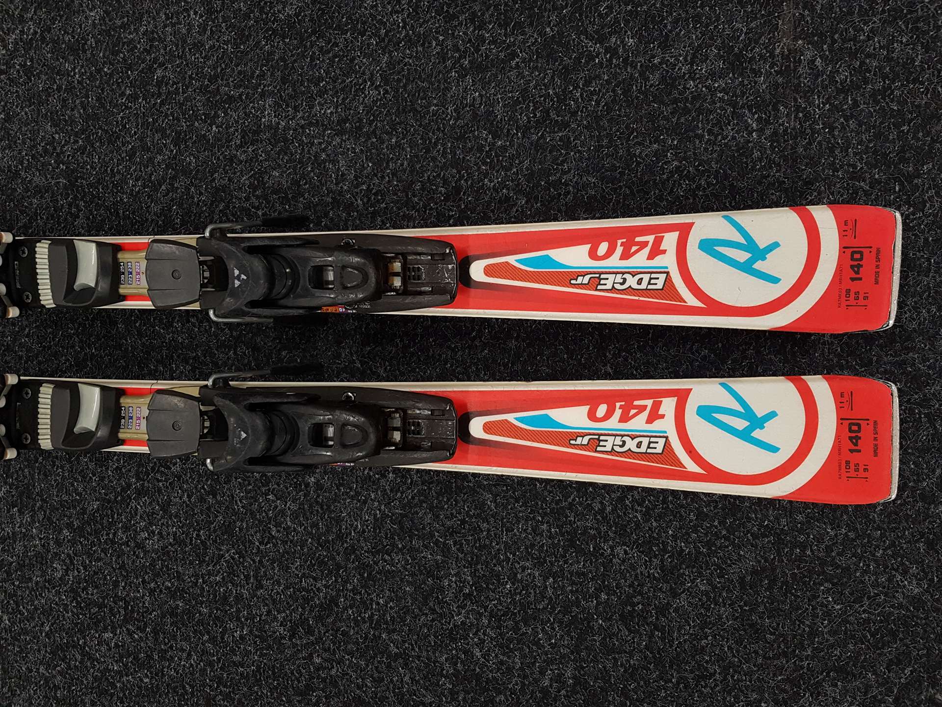 Skis ROSSIGNOL Edge JR d'occasion + fixations Fischer FJ 7