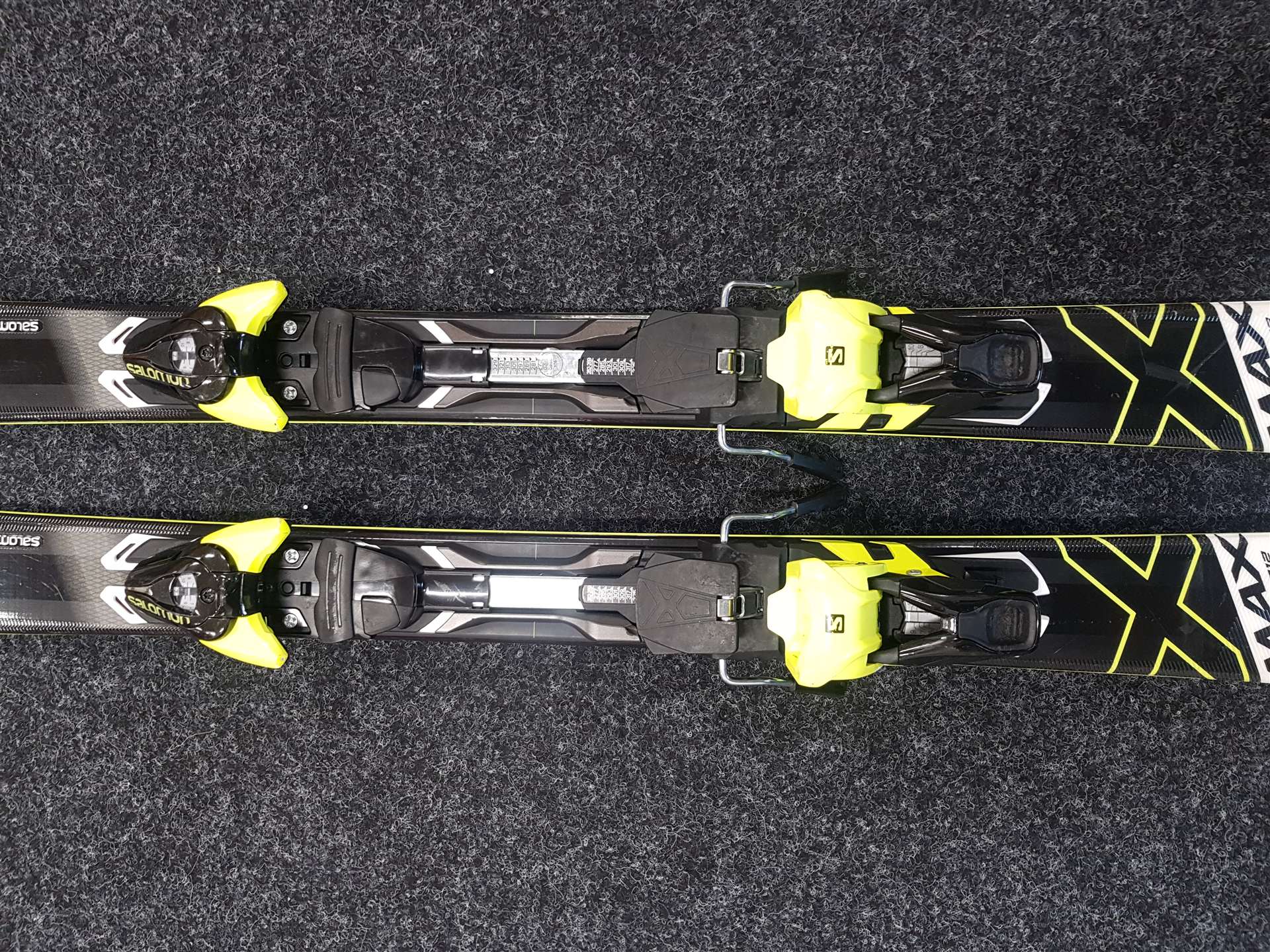 Gebrauchte SALOMON Xmax Ski + Salomon XT 10 Bindungen