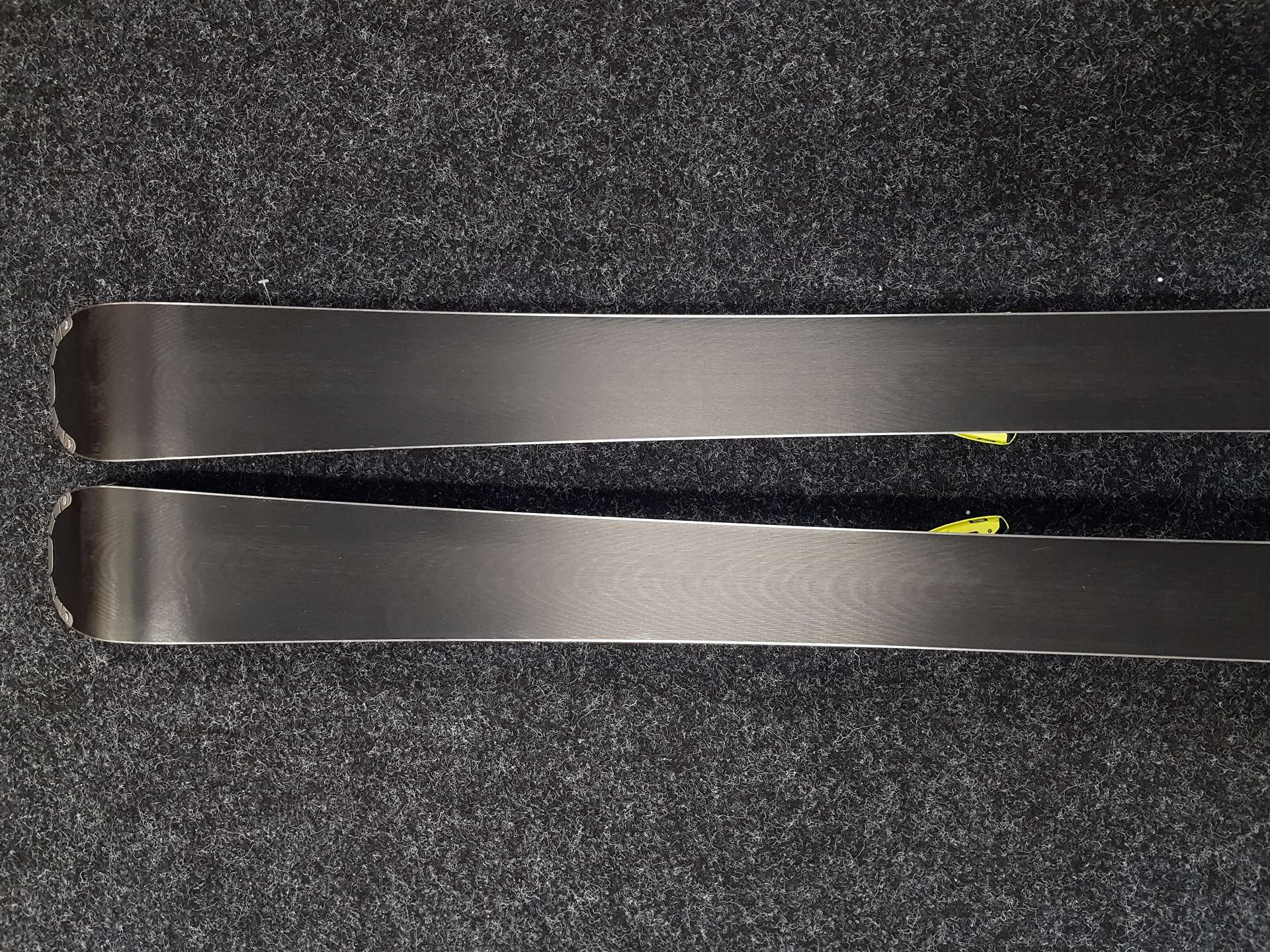 Gebrauchte SALOMON Xmax Ski + Salomon XT 10 Bindungen