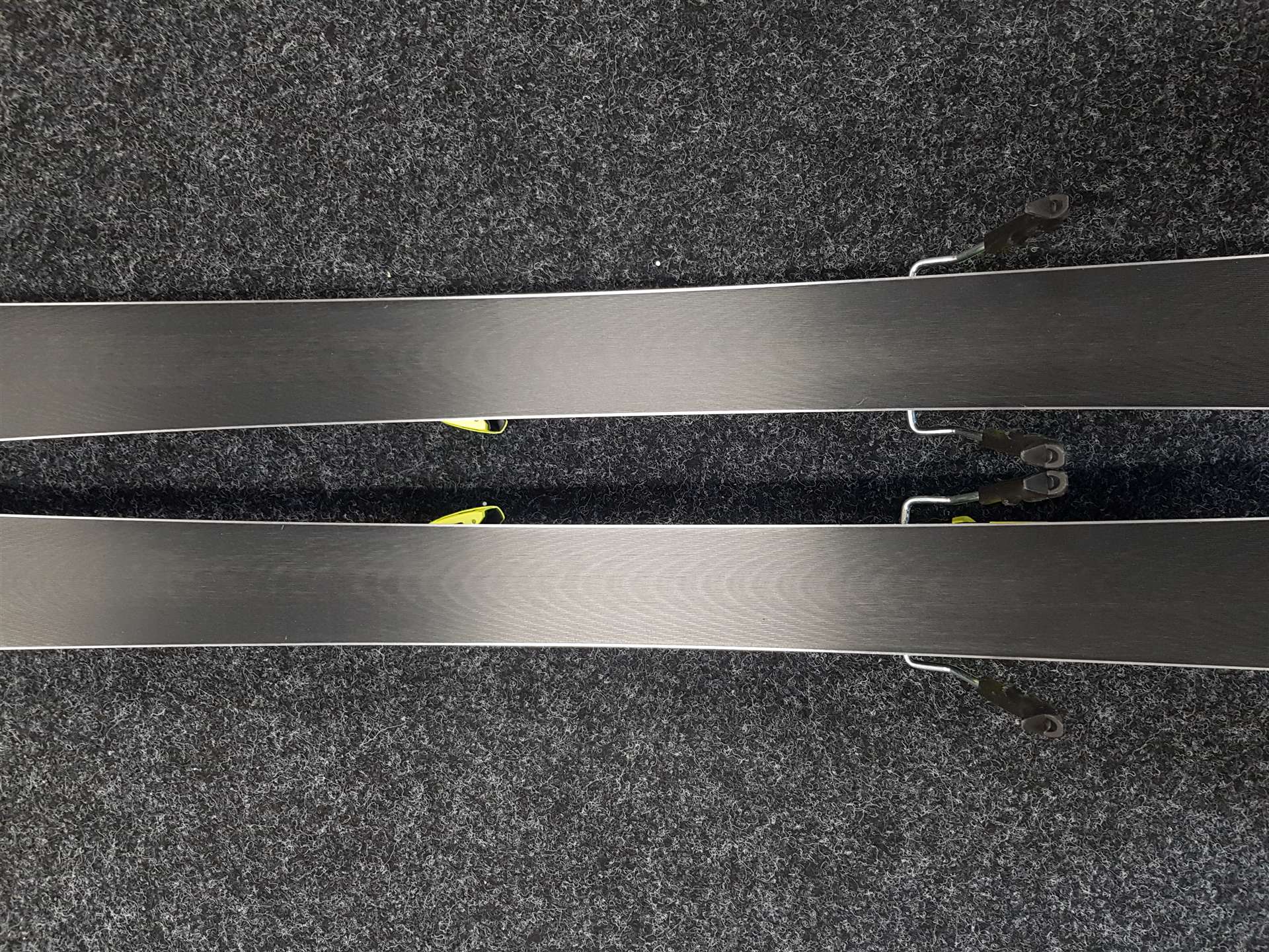 Gebrauchte SALOMON Xmax Ski + Salomon XT 10 Bindungen