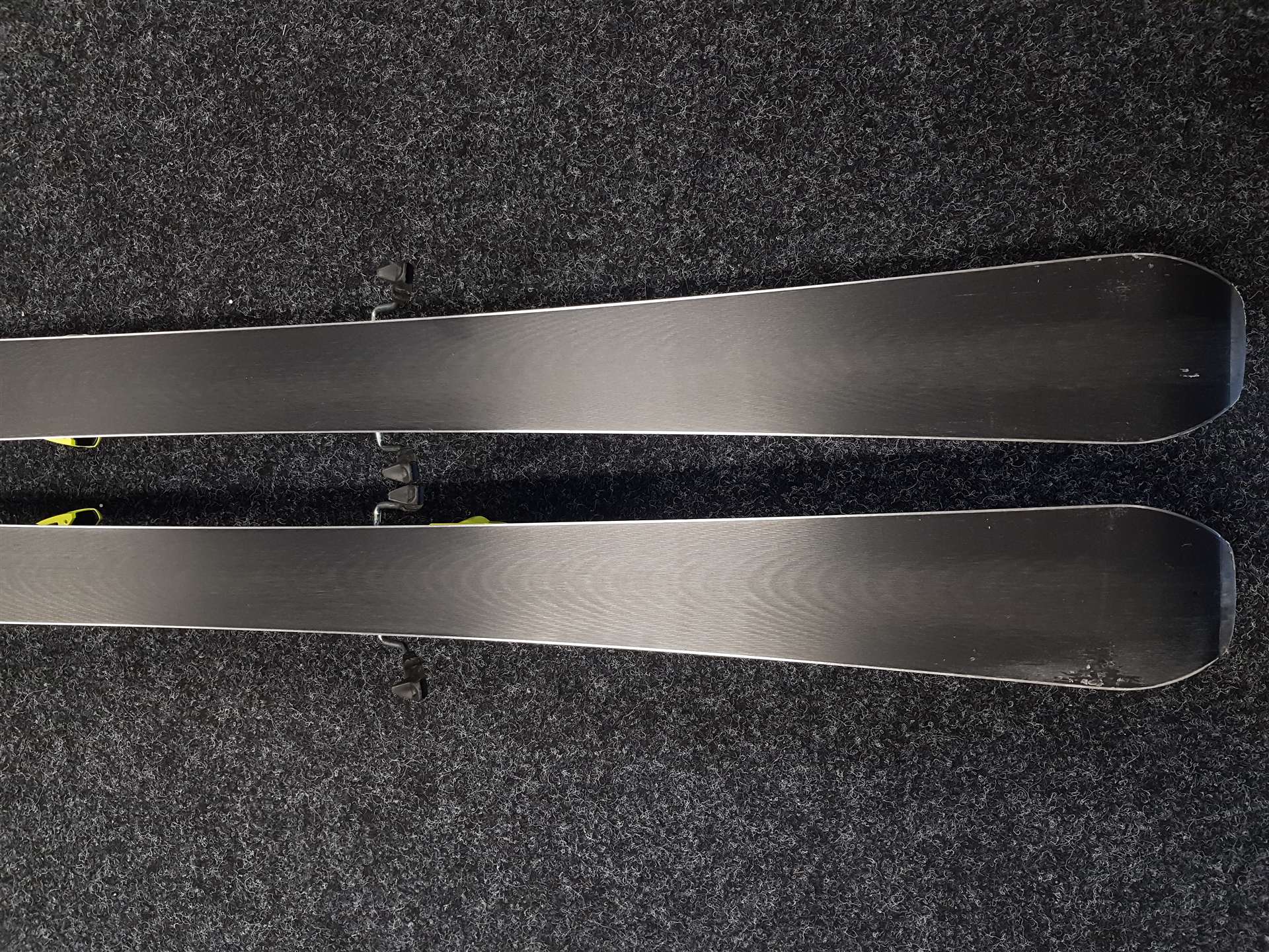 Gebrauchte SALOMON Xmax Ski + Salomon XT 10 Bindungen