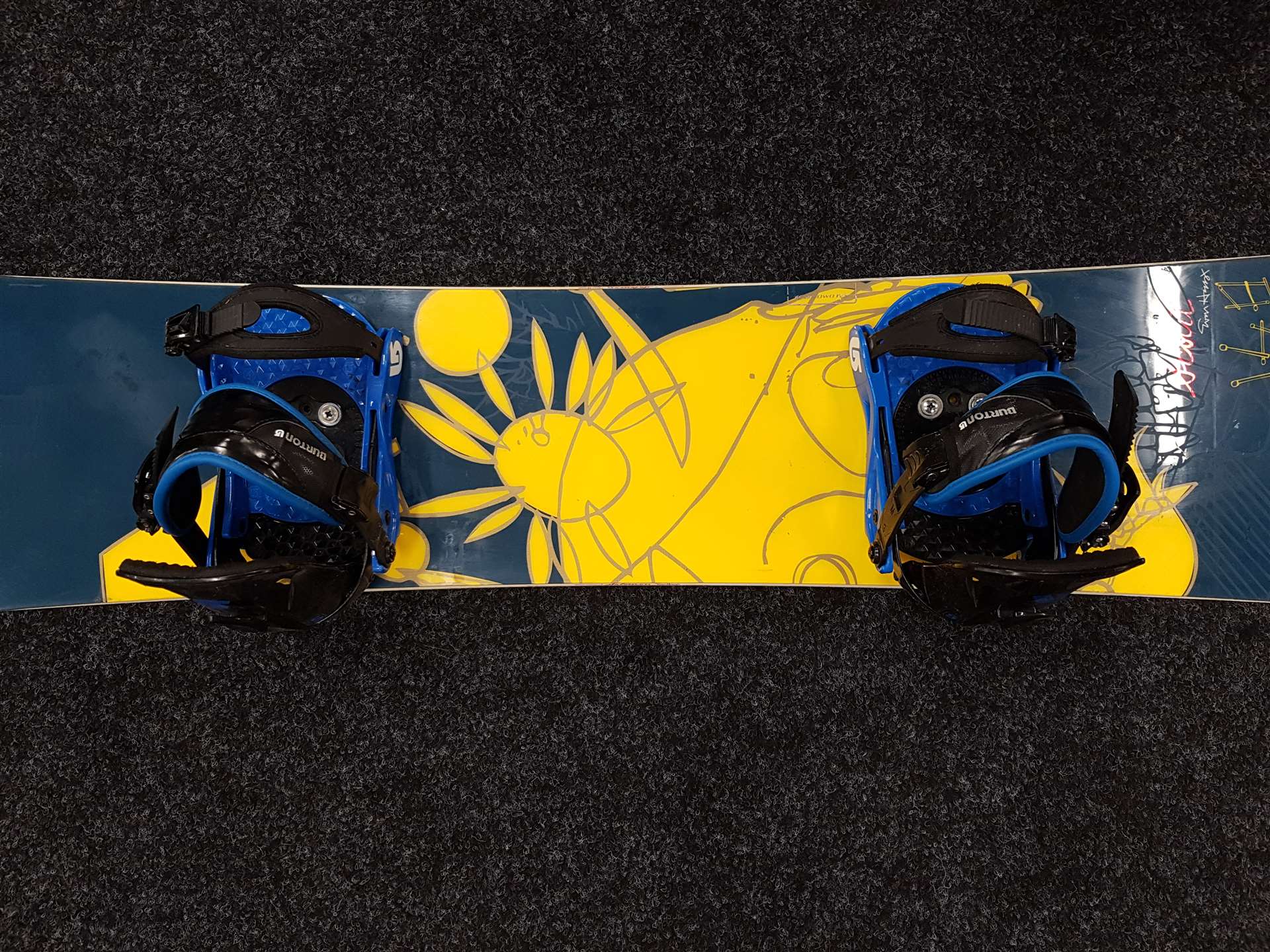 Použitý snowboard SALOMON Scout + vázání Burton velikost S