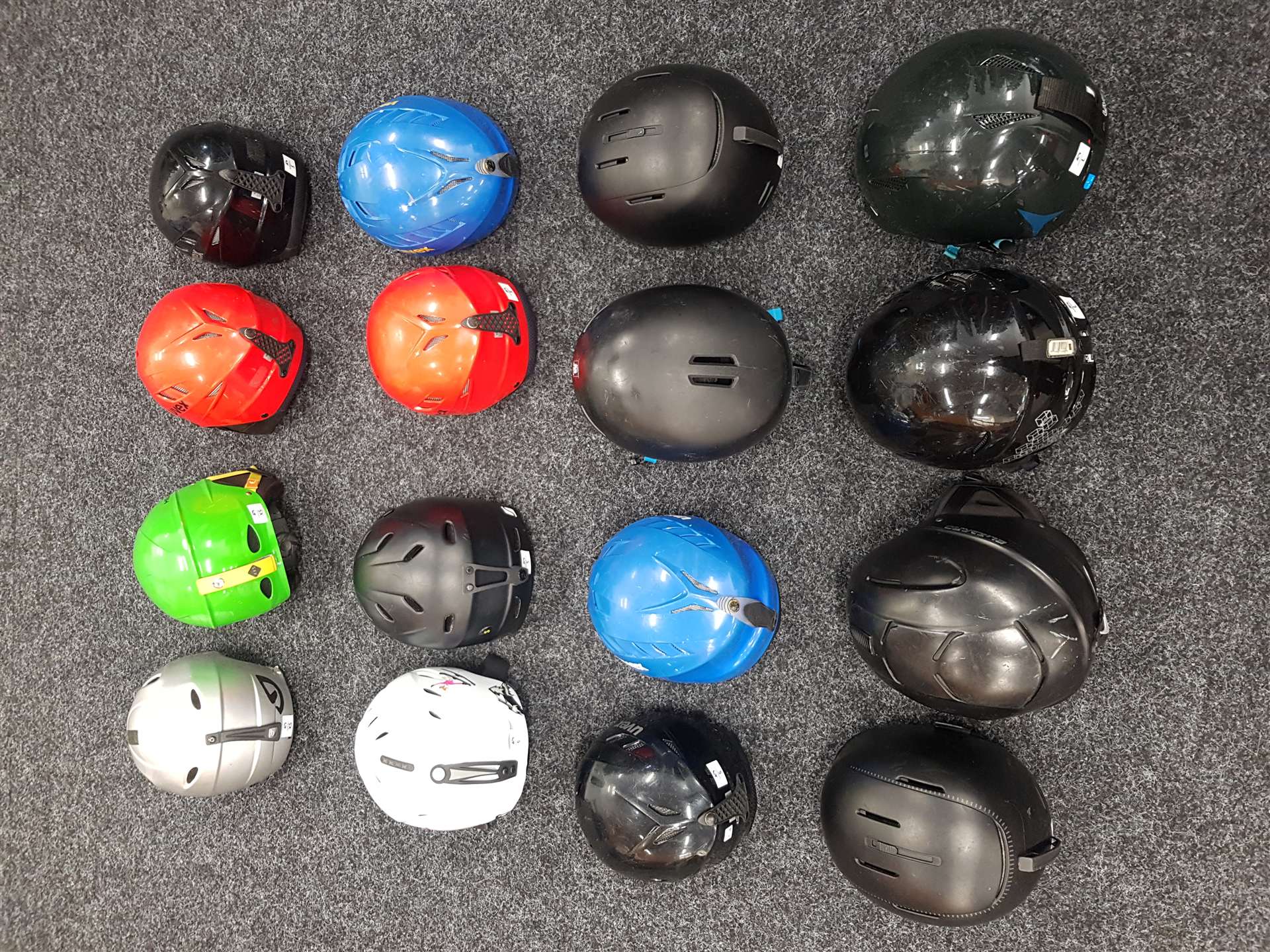 Gebrauchte Helme, gemischt, 16 Stück (XS-XL)
