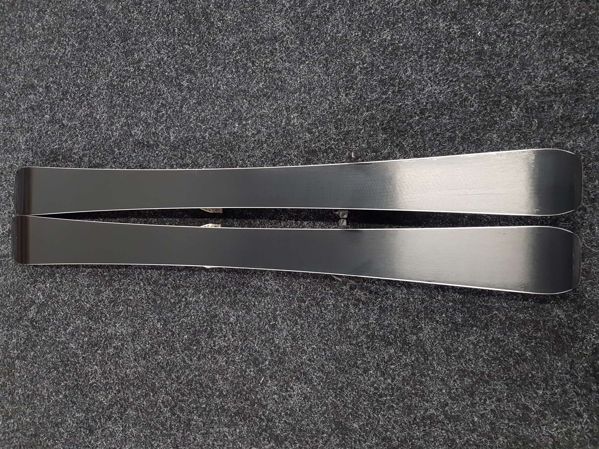 Skis enfant d'occasion ATOMIC Redster XT + fixations Atomic 4.5