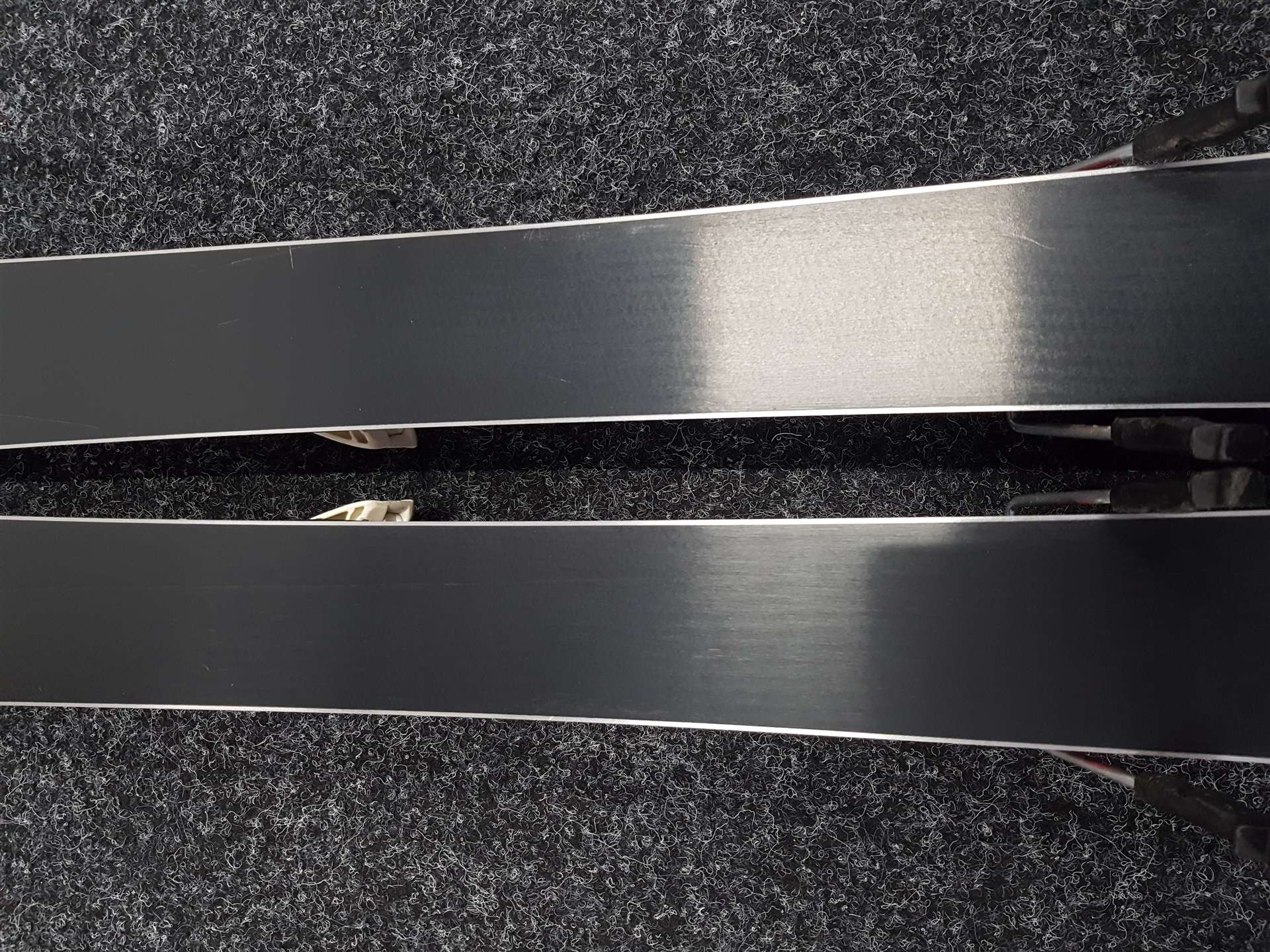 Skis enfant d'occasion ATOMIC Redster XT + fixations Atomic 4.5