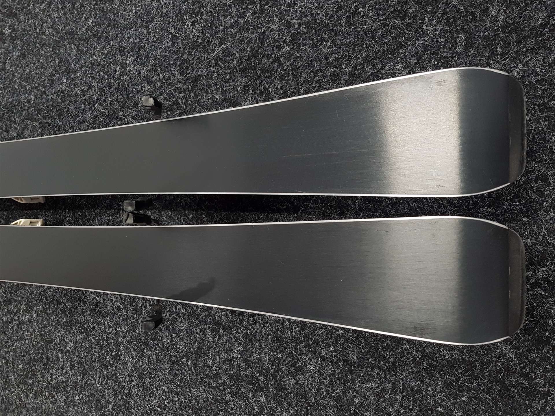 Skis enfant d'occasion ATOMIC Redster XT + fixations Atomic 4.5