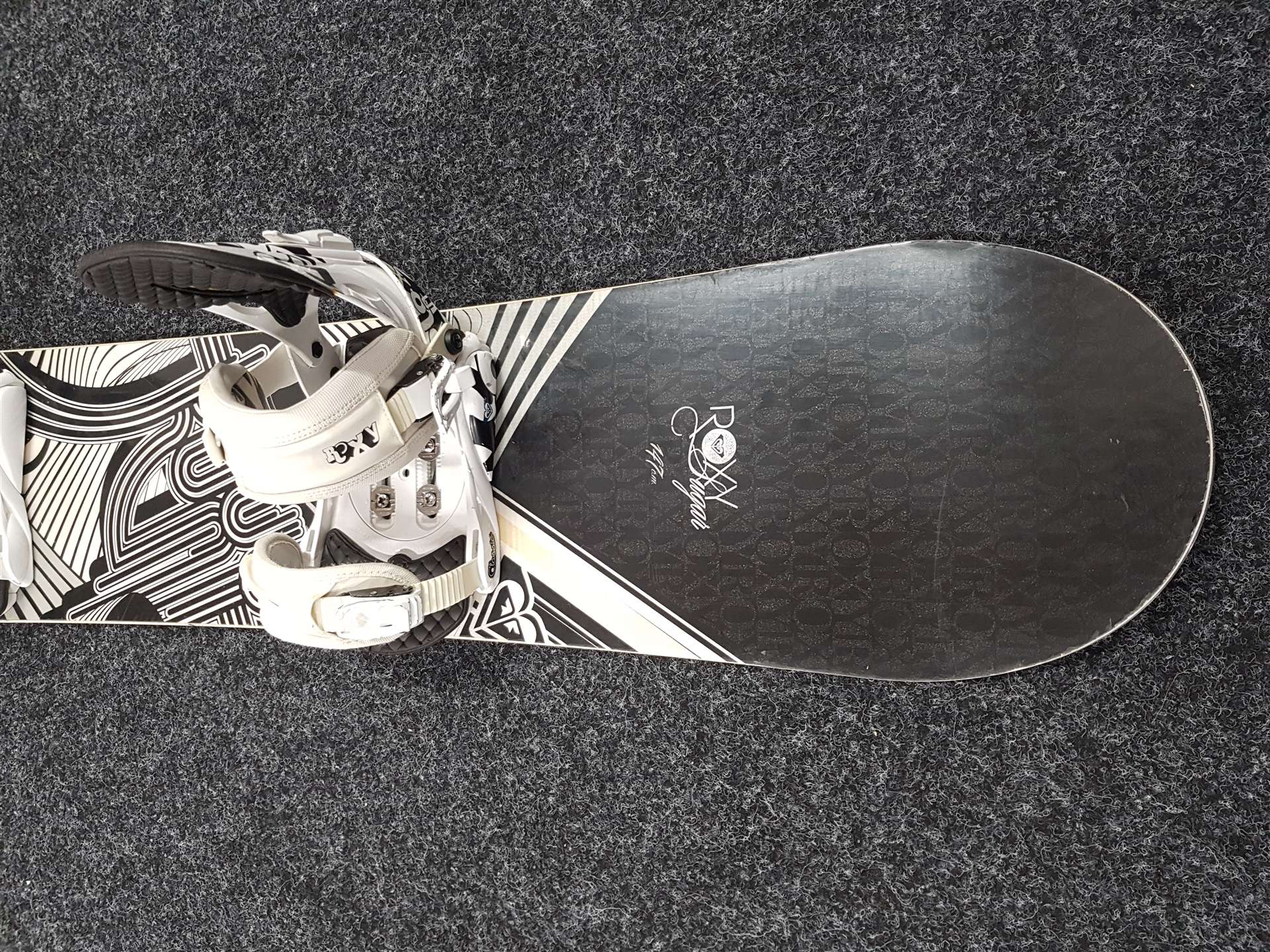 Snowboard Roxy Sugar d'occasion + fixations Roxy, taille S/M