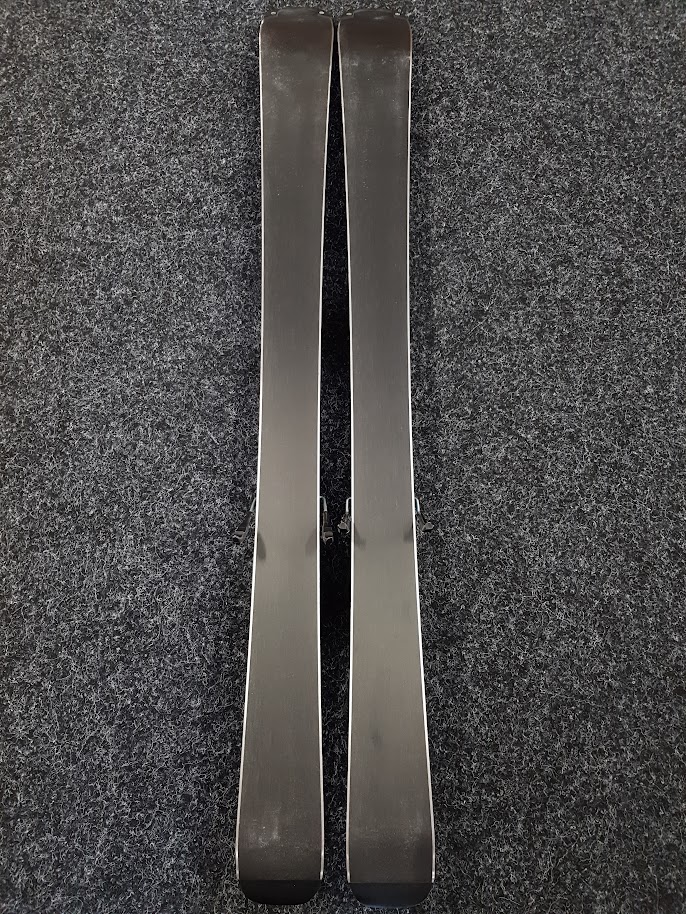 Esquís infantiles usados VOLKL RACE TIGER GS 8 + fijaciones Marker 4.5