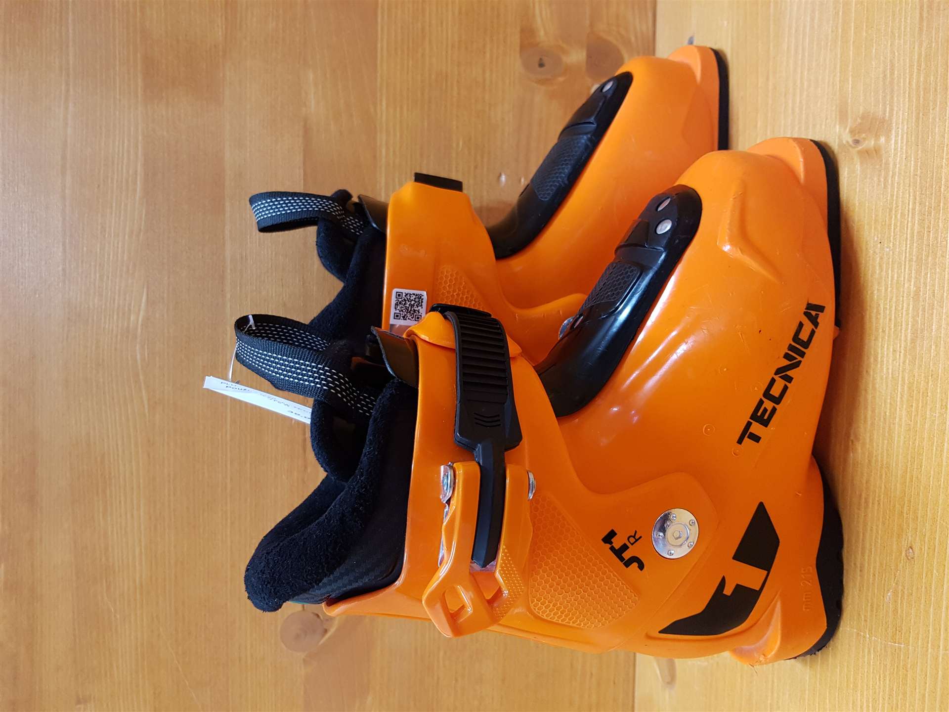 Použité lyžiarky TECNICA JT2 R
