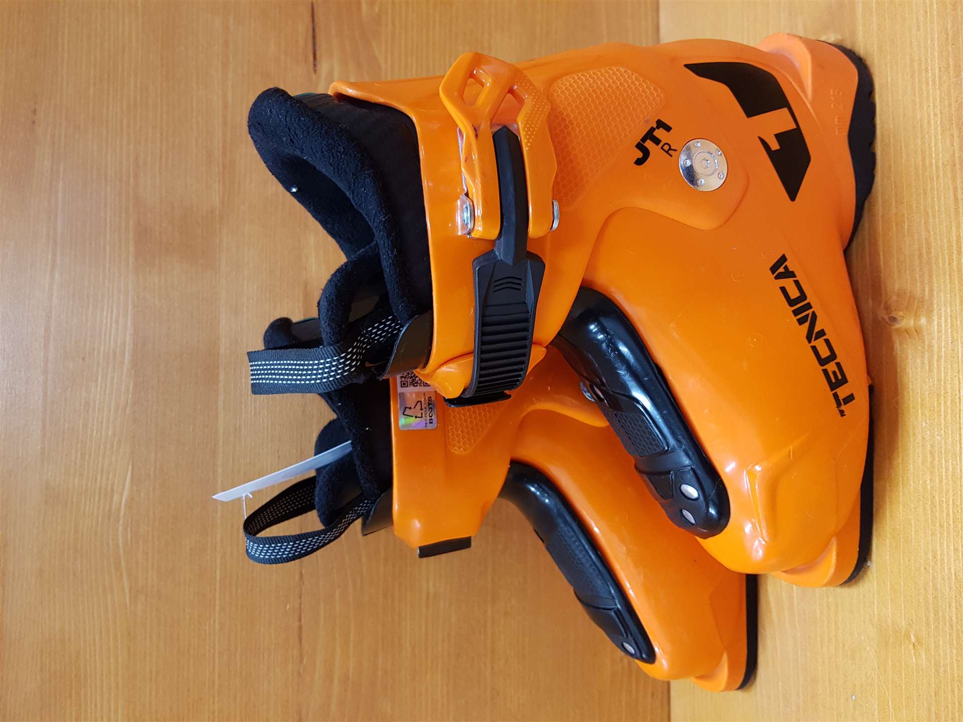 Použité lyžiarky TECNICA JT2 R