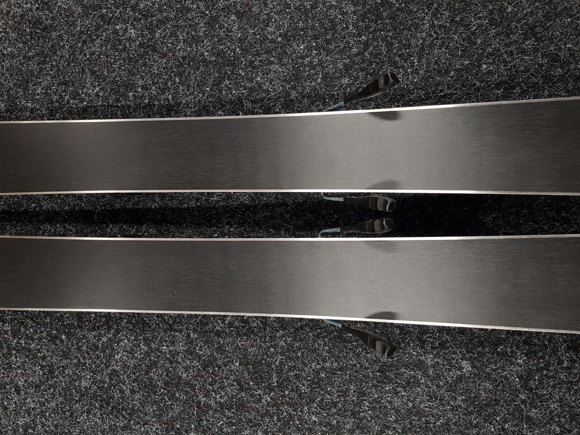 Sci da sci usati per bambini VOLKL Racetiger GS 10 + attacchi Marker 4.5