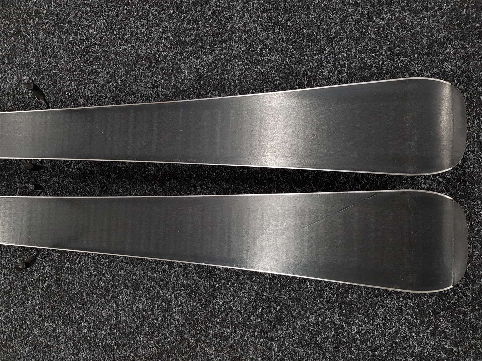 Esquís ROSSIGNOL RTX Fiber usados + fijaciones Look Xpress 10
