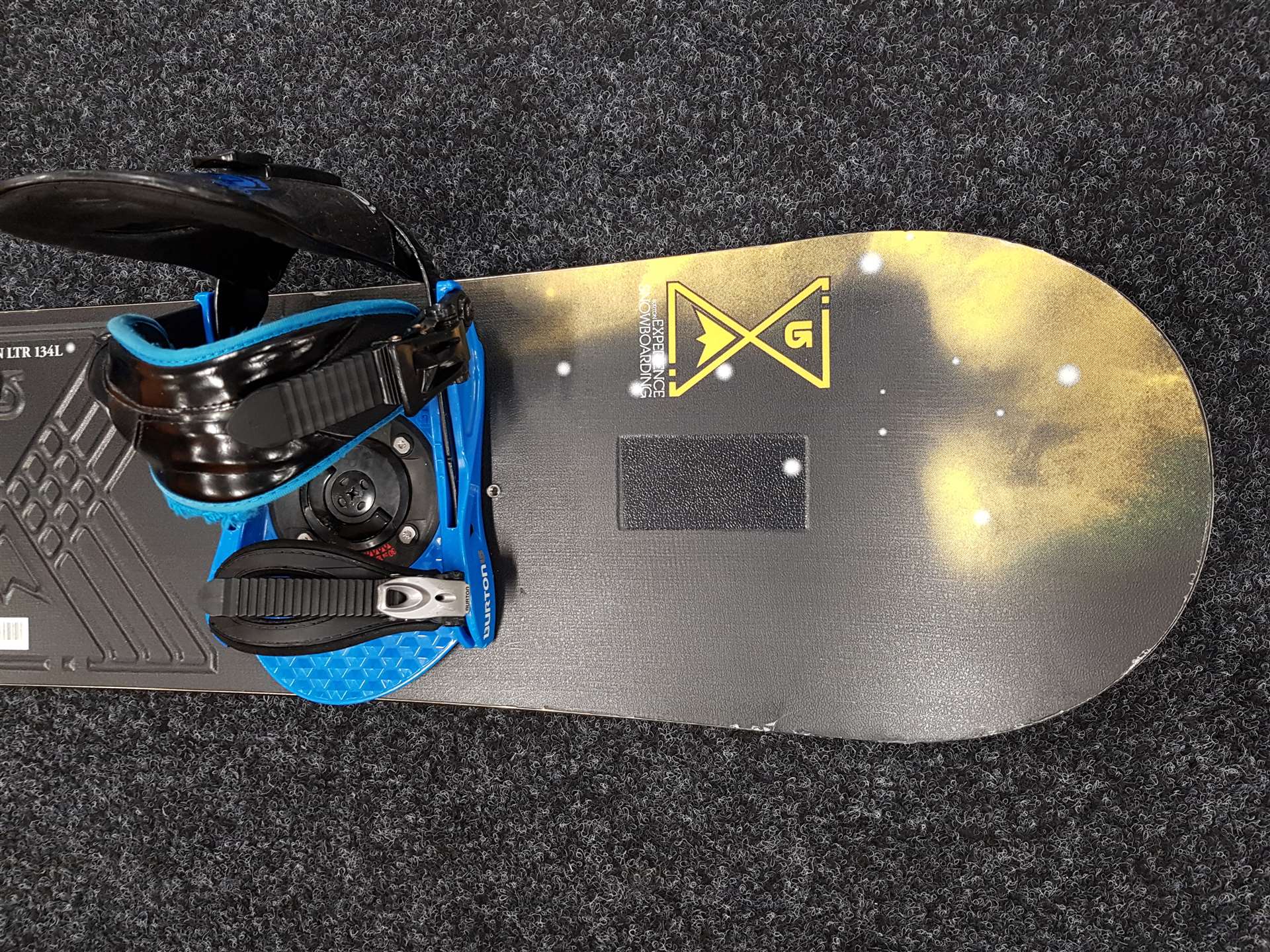 Snowboard Burton LTR folosit + legături Burton mărimea S