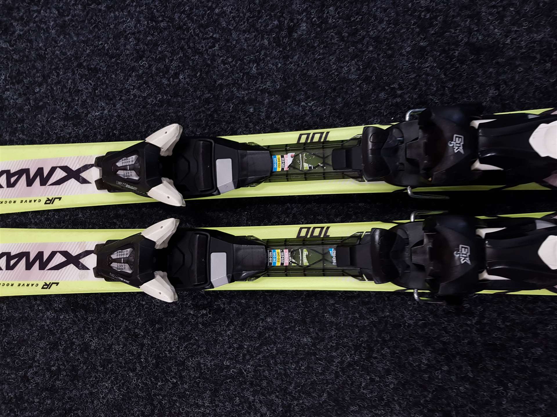 Použité lyže SALOMON Xmax Jr + viazanie Salomon EZY 5.0