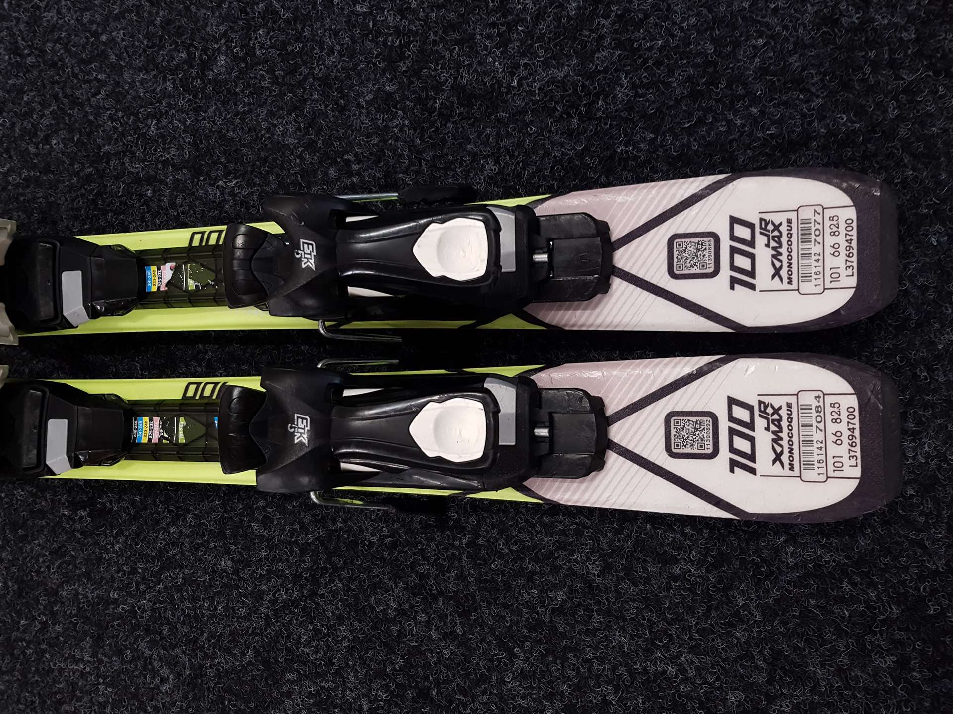 Použité lyže SALOMON Xmax Jr + viazanie Salomon EZY 5.0