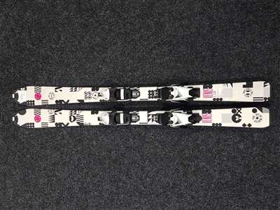 Esquís infantiles usados SPORTEN Venus 130 + fijaciones Tyrolia SLR 7.5