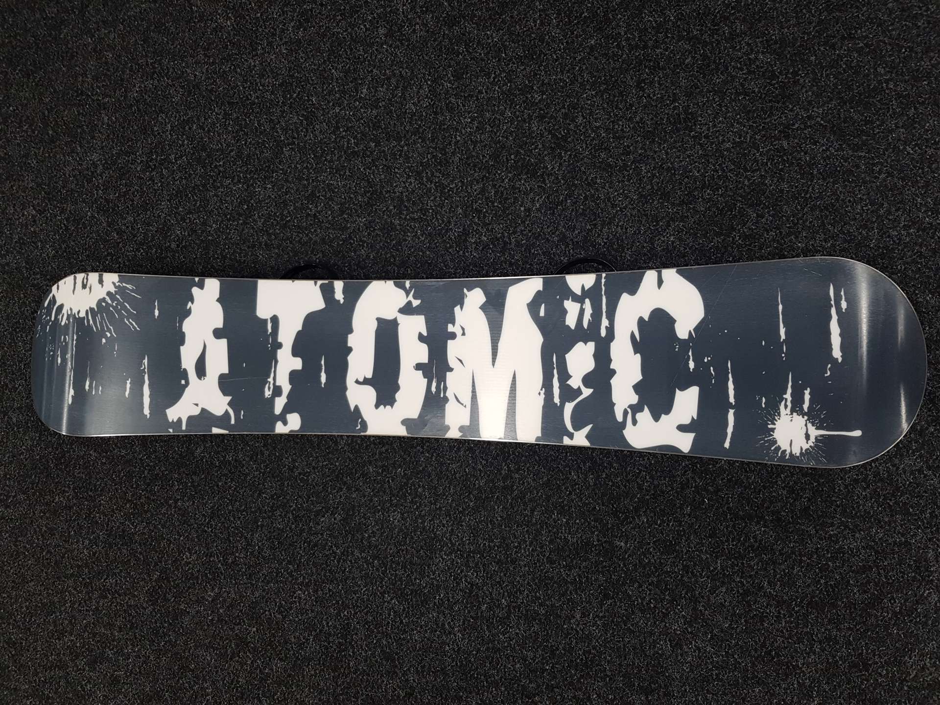 Gebrauchtes ATOMIC Snowboard + Atomic Bindungen Größe M
