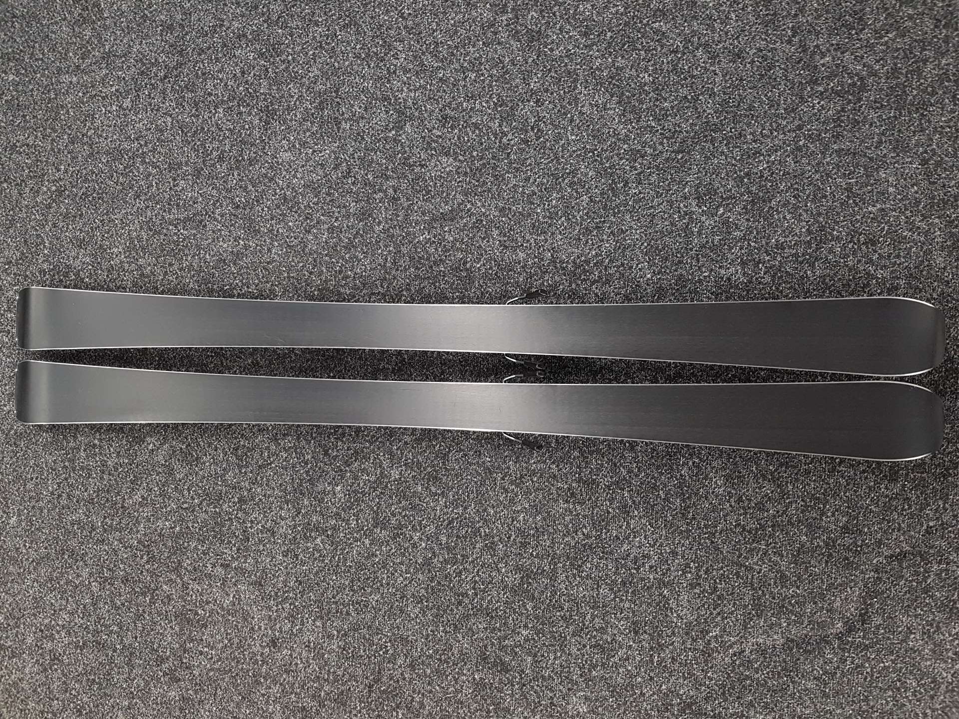 Použité lyže Rossignol REACT 2 Carbon