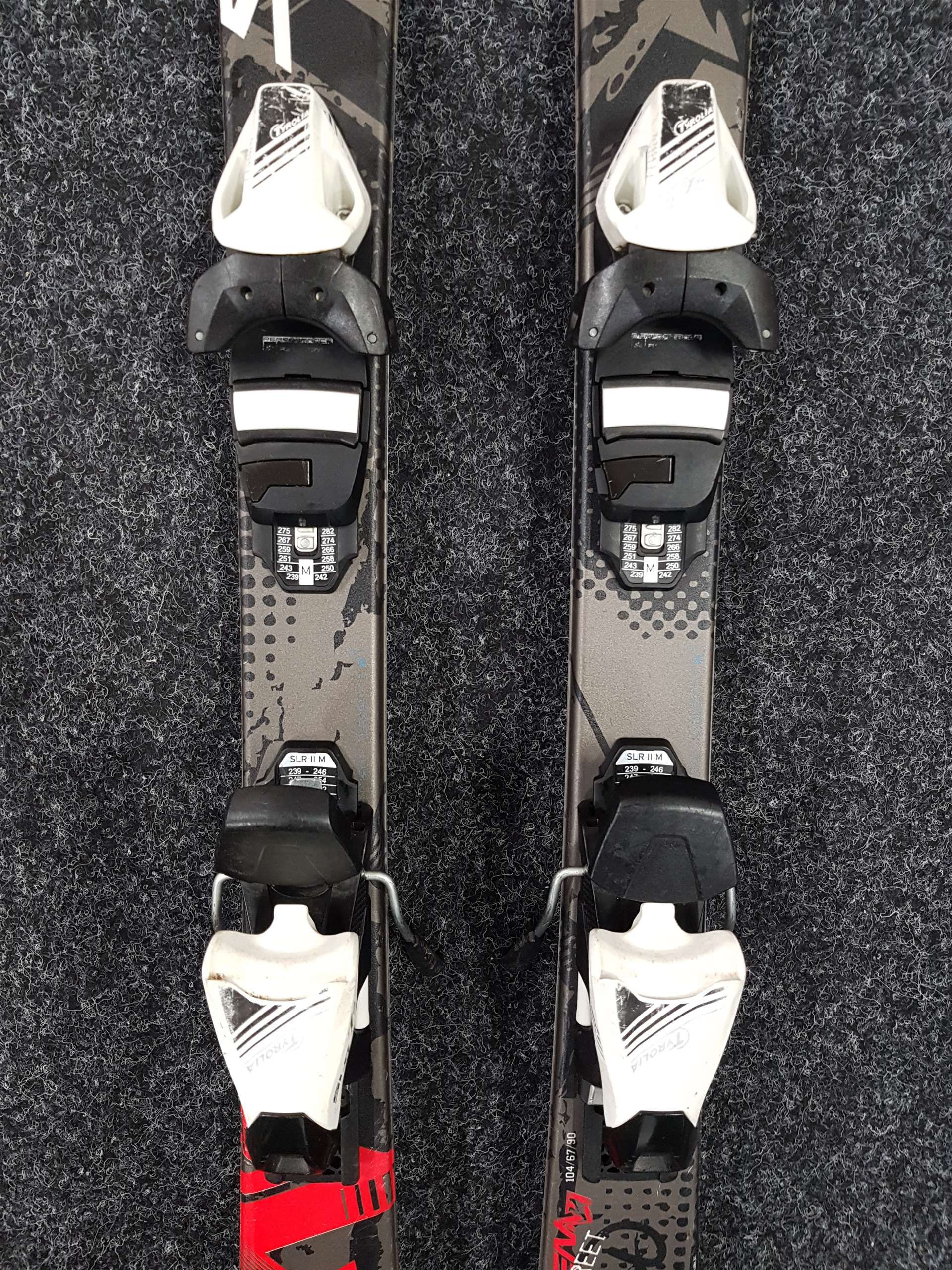 Skis enfant d'occasion SPORTEN Street + fixations Tyrolia SLR 7.5