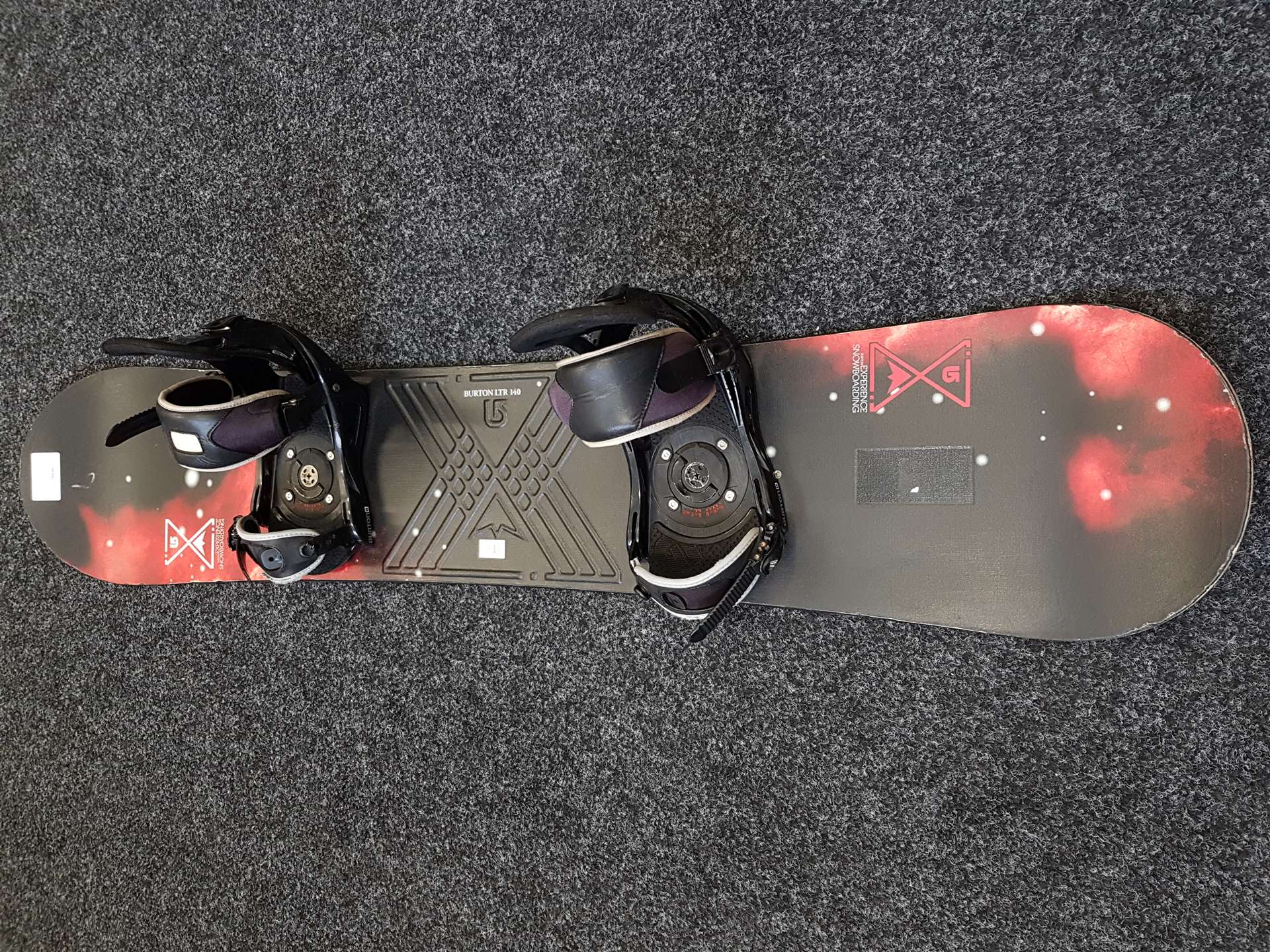 Použitý snowboard BURTON Experience Snowboarding + vázání Burton velikost M