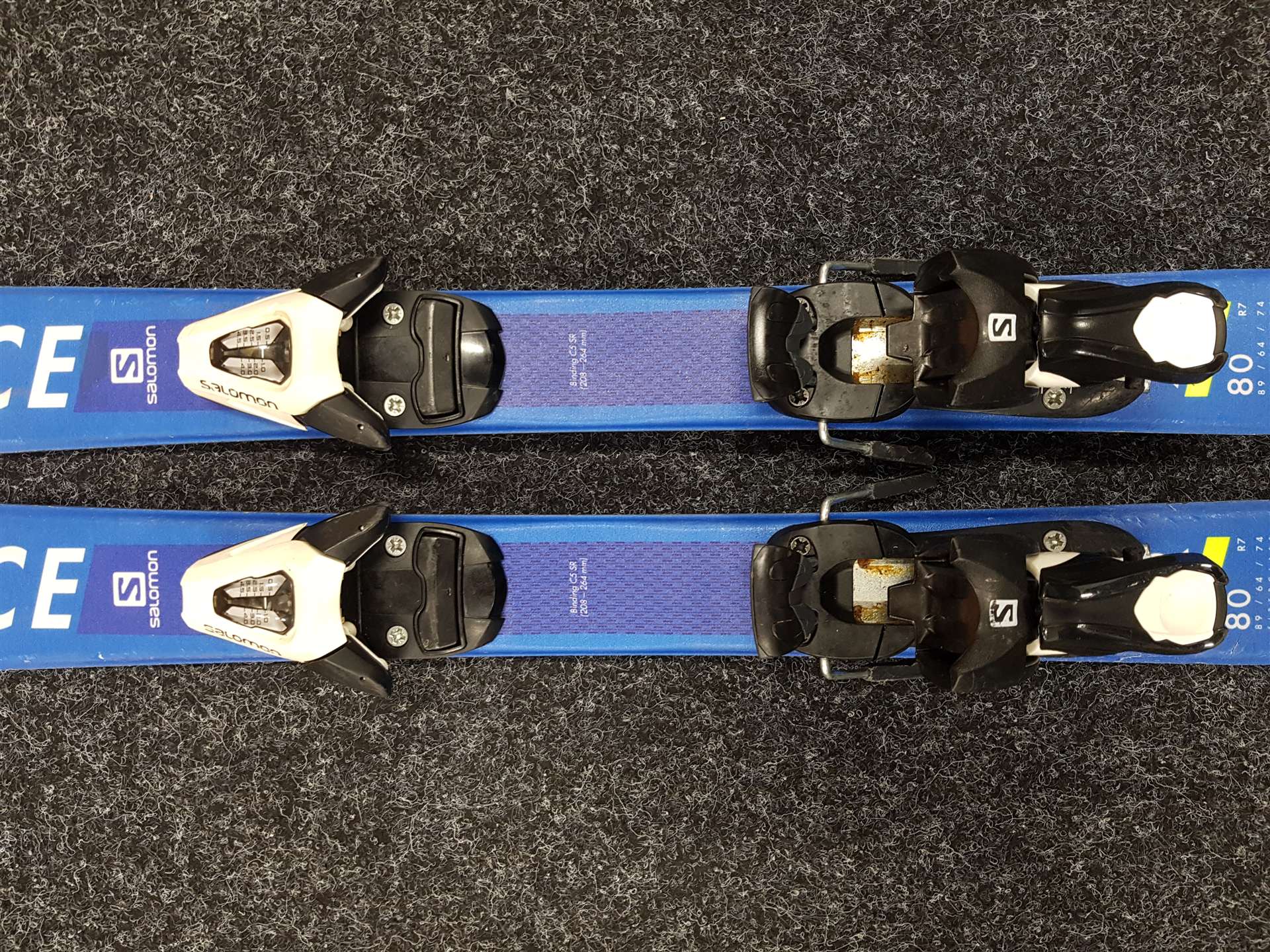 Použité detské lyže SALOMON S Race + viazanie Salomon 4,5