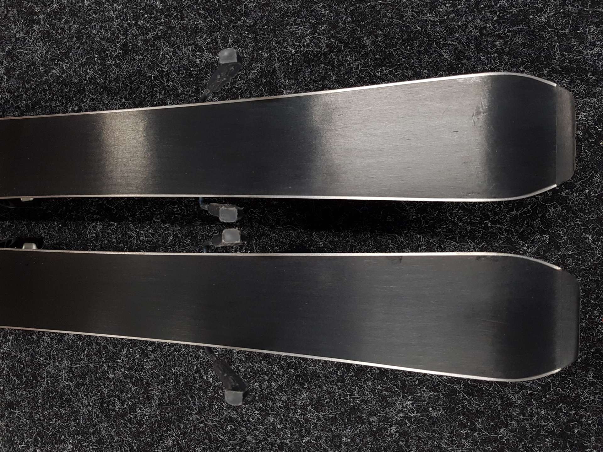 Použité detské lyže SALOMON S Race + viazanie Salomon 4,5