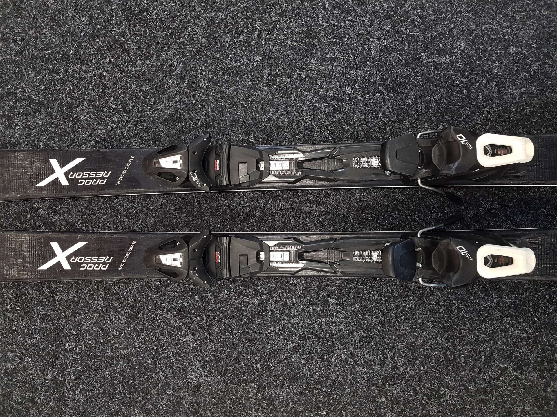 Skis FISCHER PROGRESSOR X d'occasion + fixations Fischer RS10