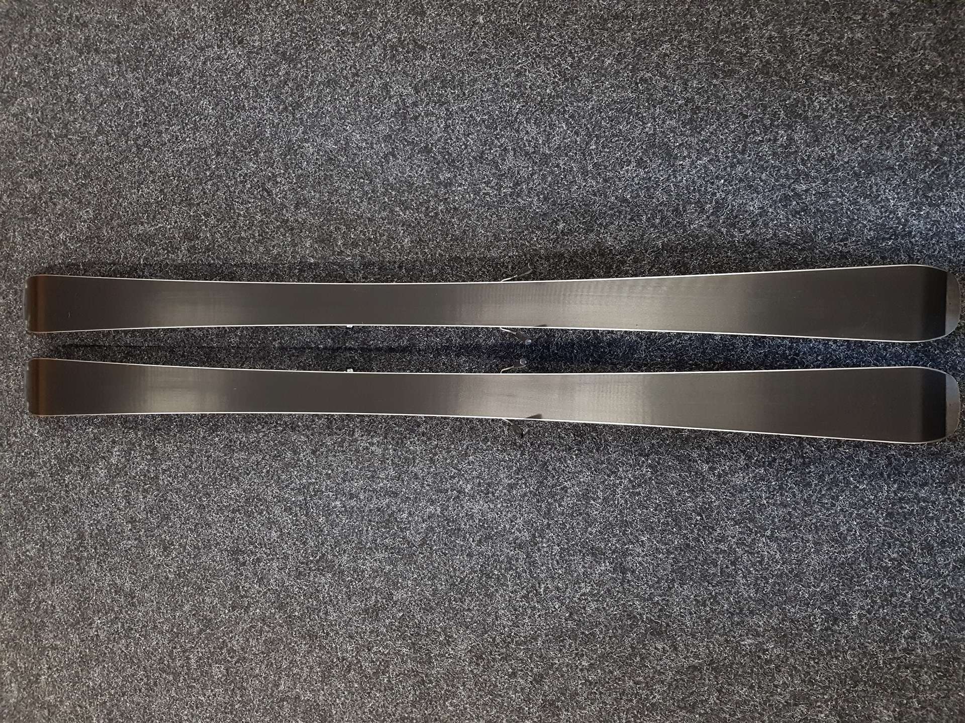 Esquís usados ELAN Exar 170 + fijaciones Elan EL 10