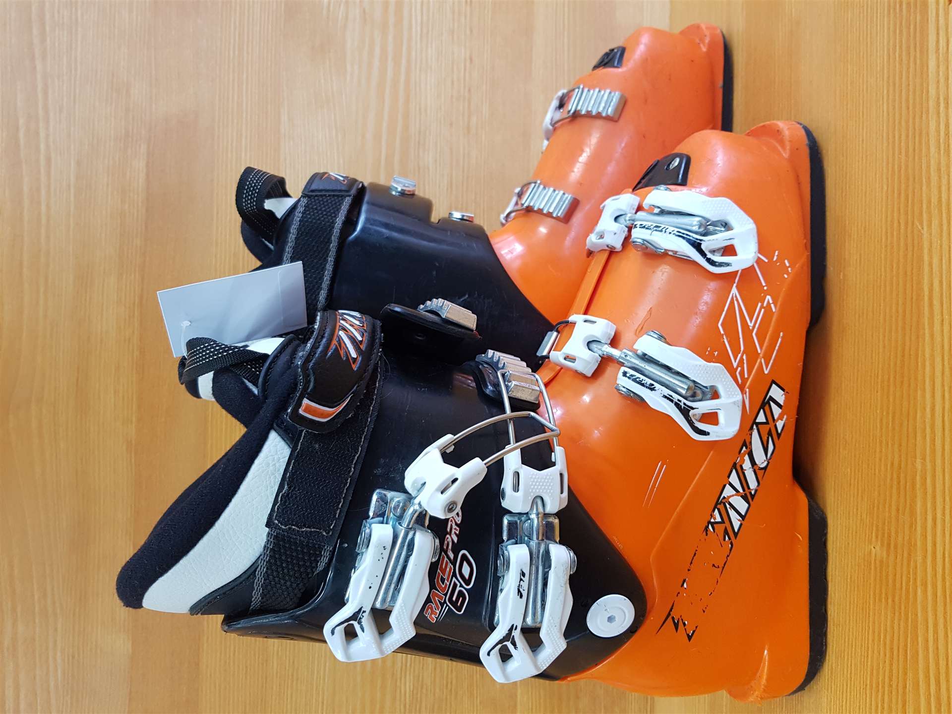 Gebrauchte Skischuhe TECNICA Race Pro 60