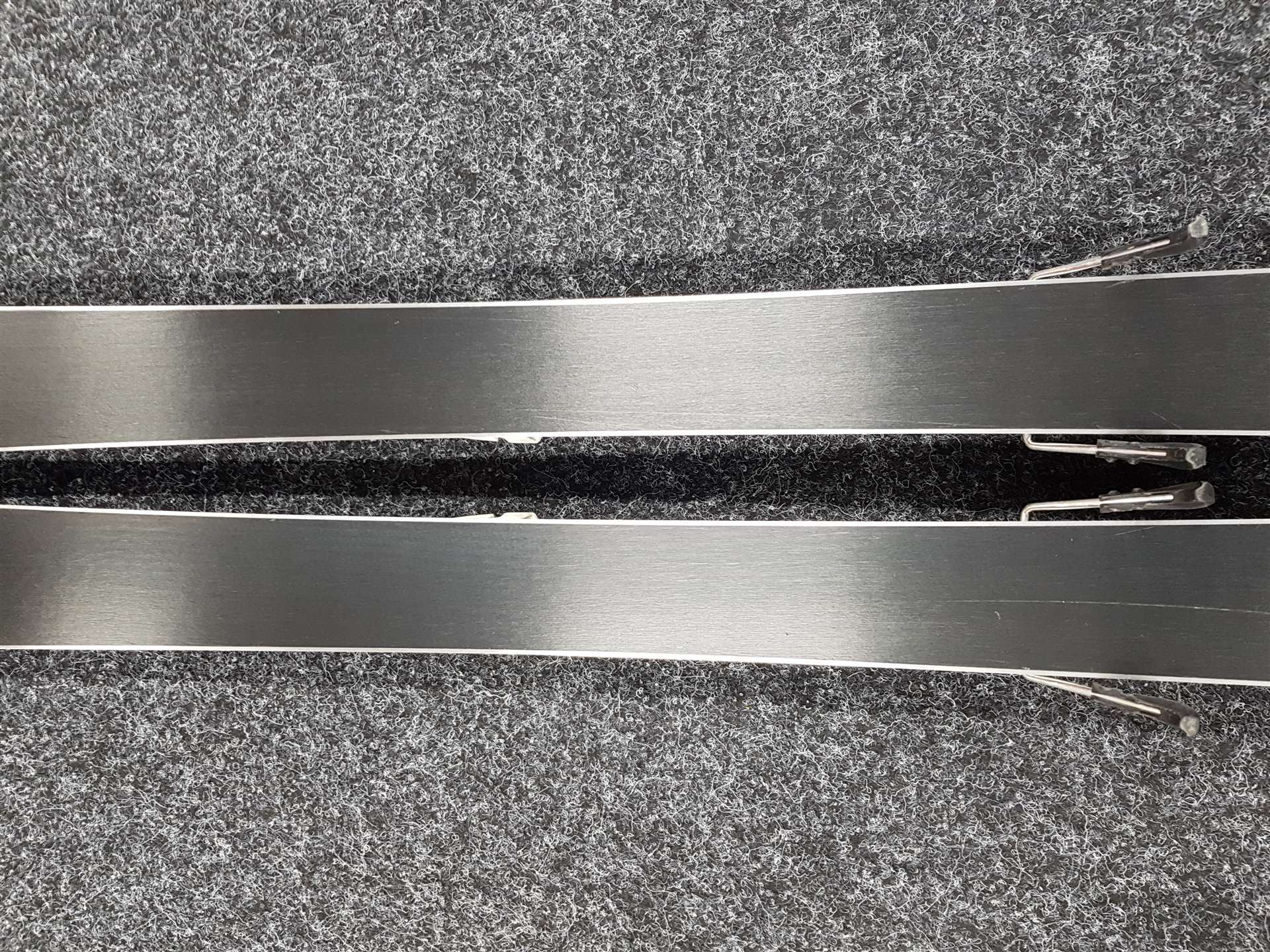 Gebrauchte BLIZZARD Brahma JR Ski + Marker 7.0 Bindungen