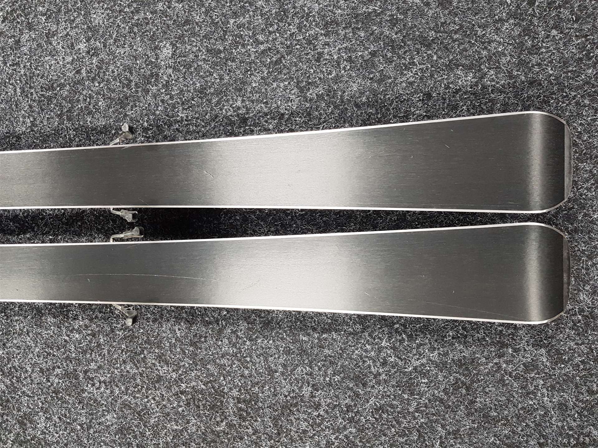 Gebrauchte BLIZZARD Brahma JR Ski + Marker 7.0 Bindungen