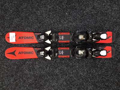 Esquís infantiles usados ATOMIC Redster J2 + fijaciones Atomic C5