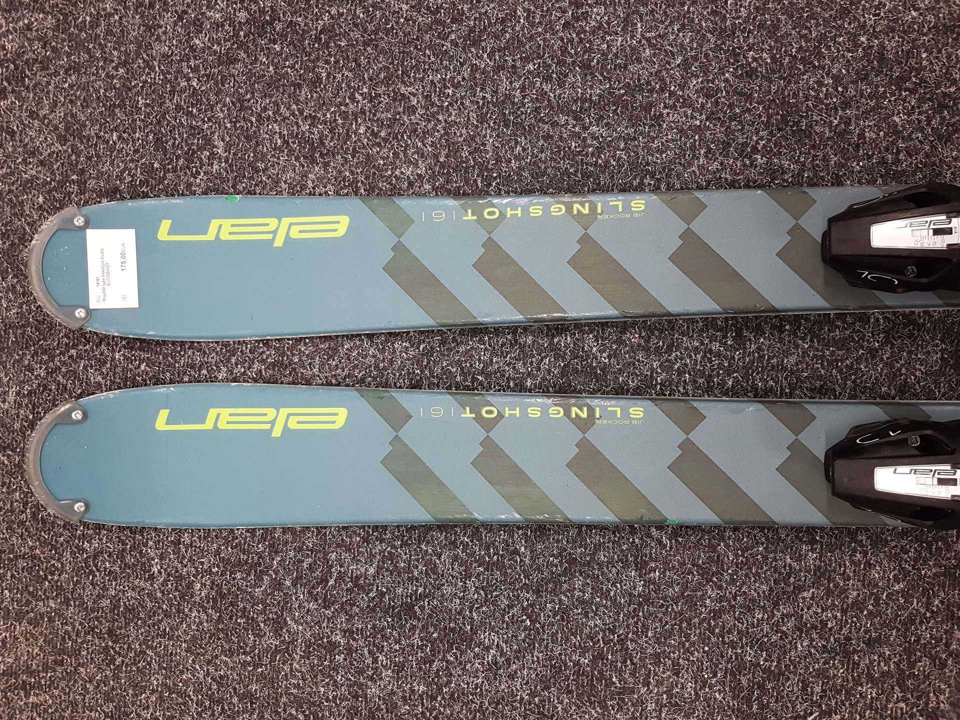 Gebrauchte Freestyle-Ski ELAN SLINGSHOT