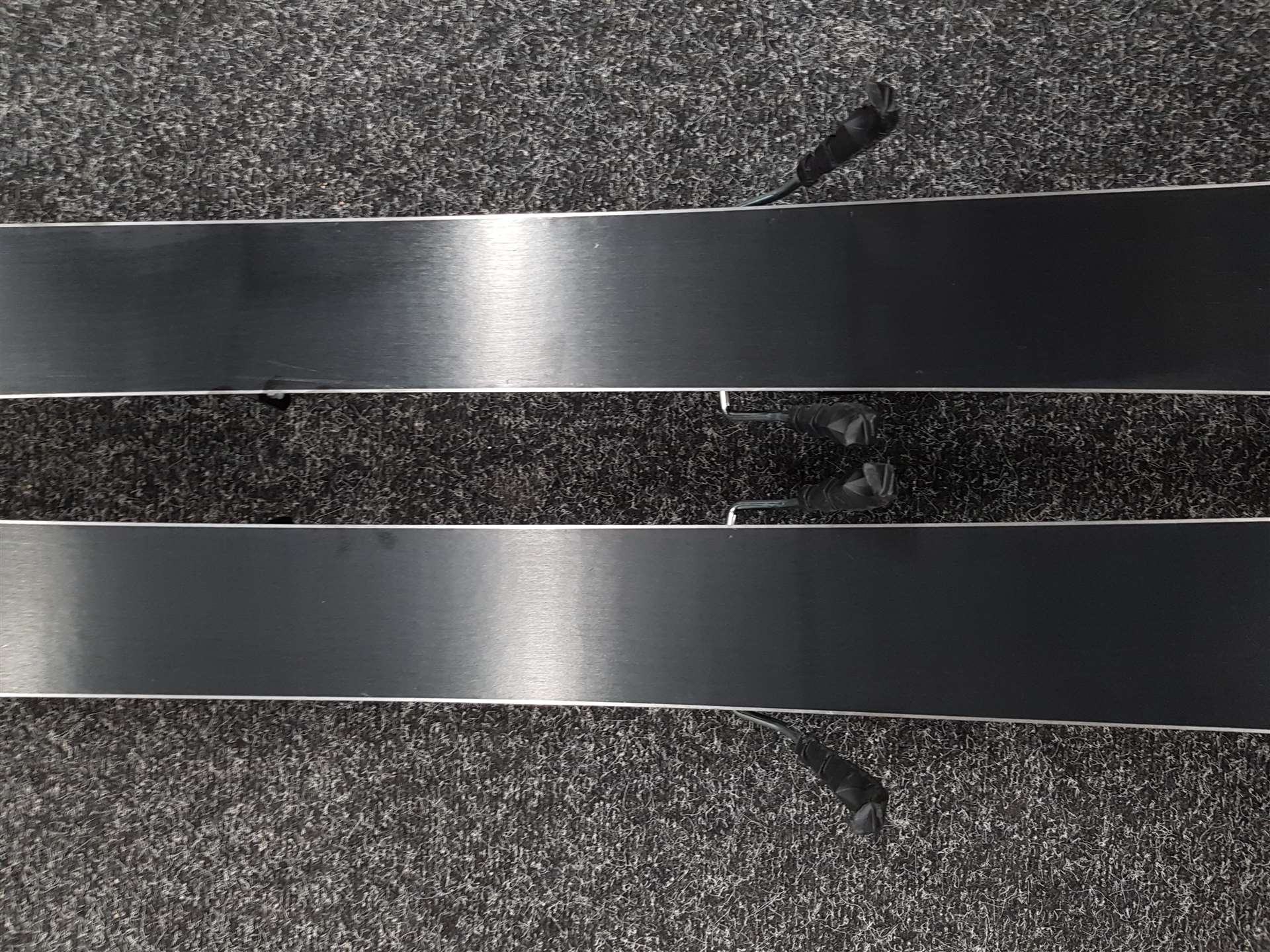 Gebrauchte Freestyle-Ski ELAN SLINGSHOT