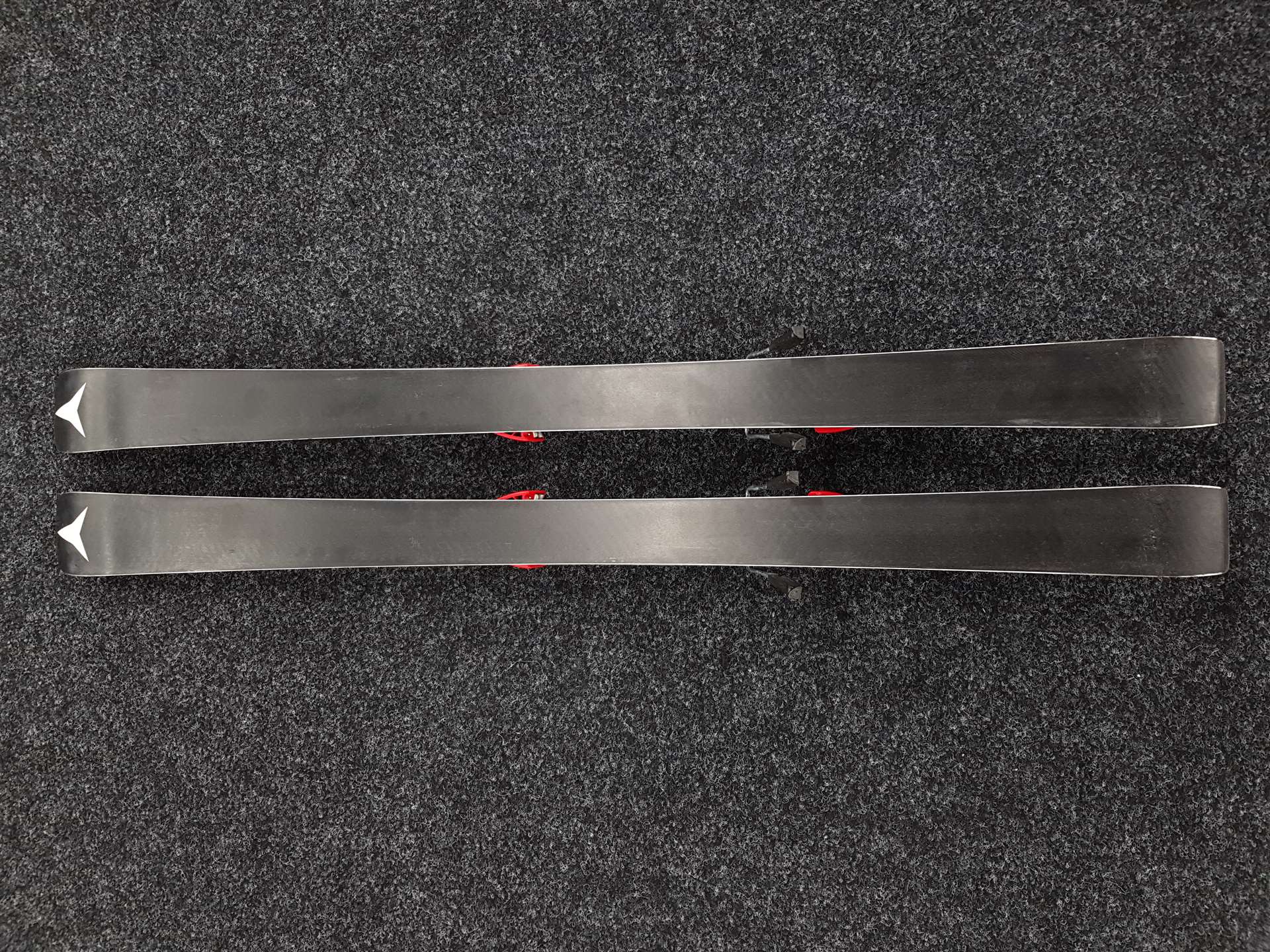 Použité lyže Atomic Redster G9 + viazanie Atomic L7