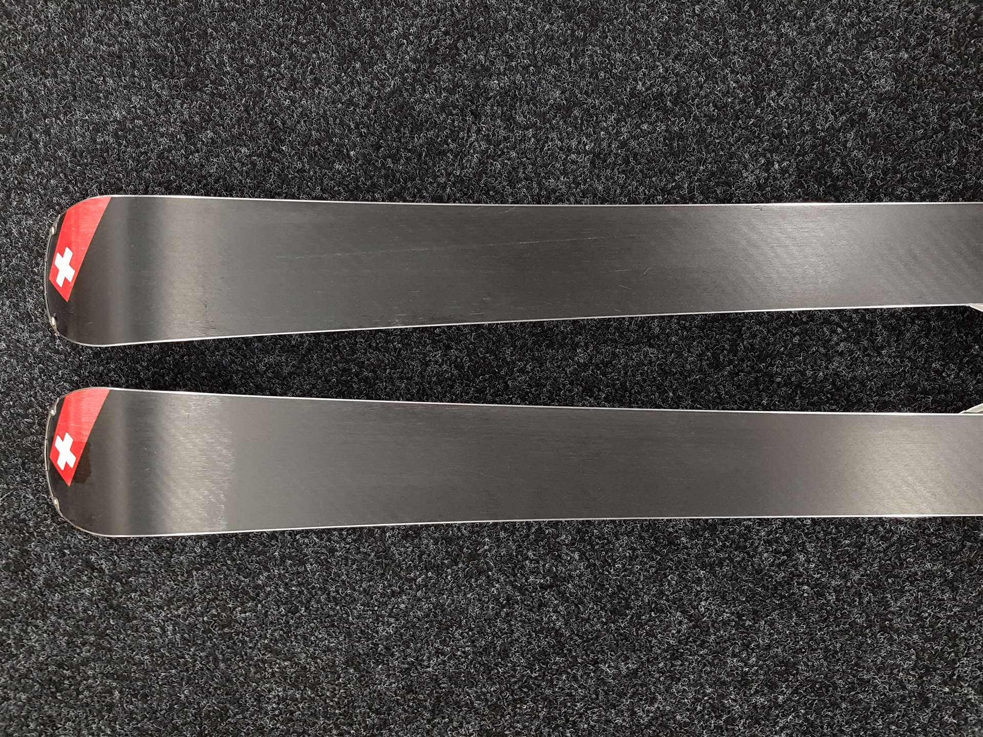 Skis Stockli Laser d'occasion + fixations Salomon TI 10