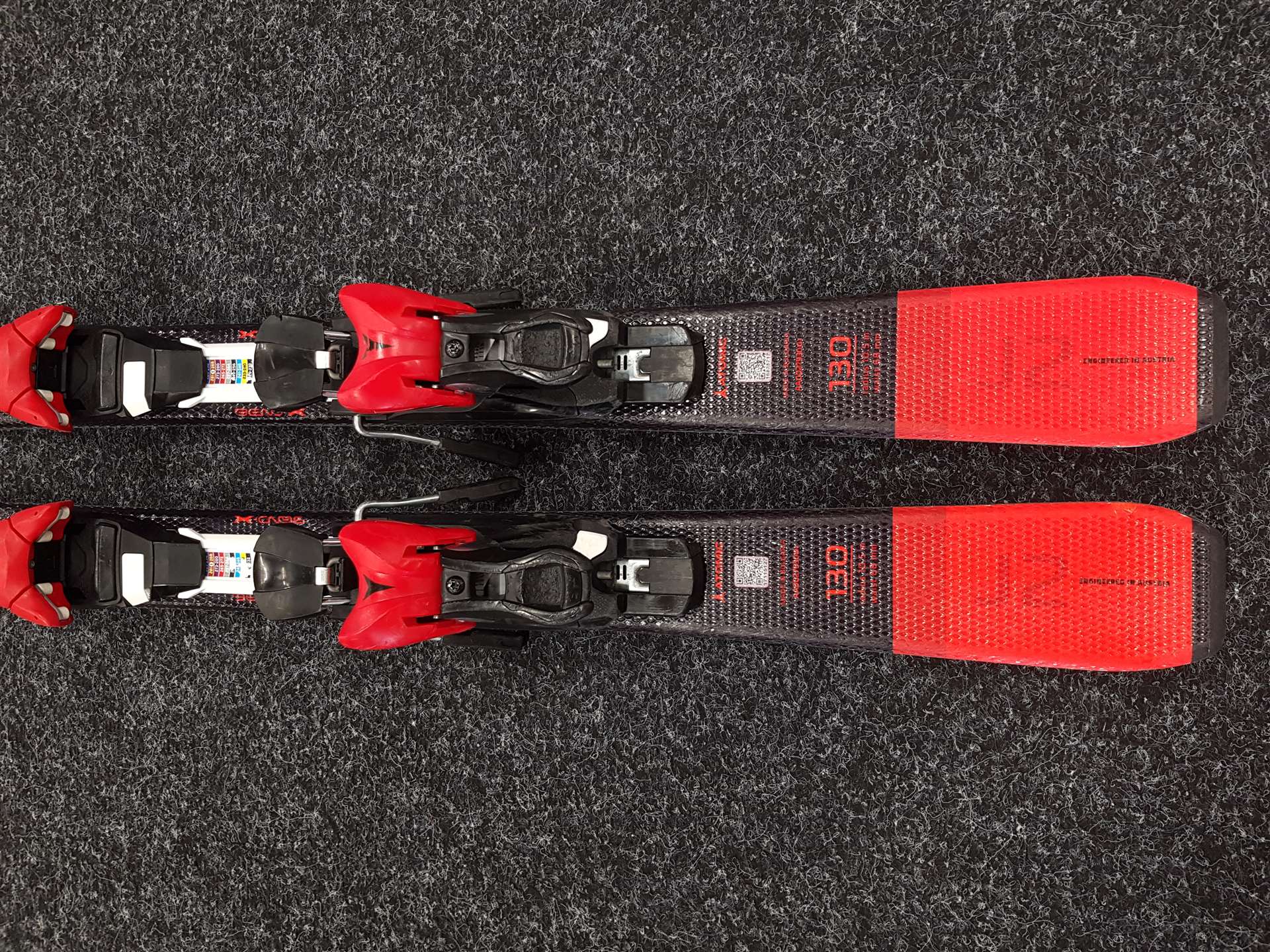 Gebrauchte Kinderski ATOMIC Redster J2 + Atomic L7 Bindungen