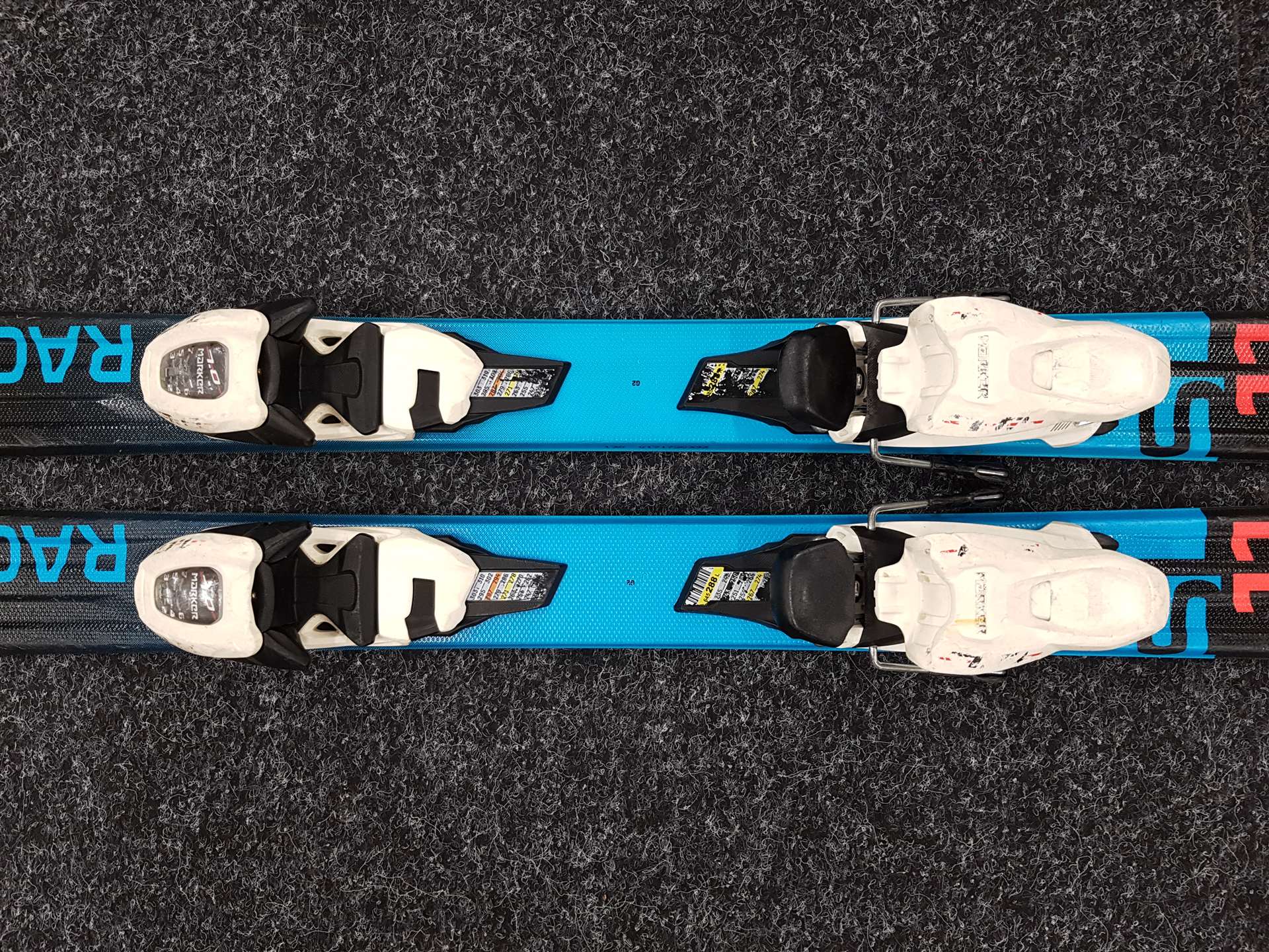 Gebrauchte Kinderski VÖLKL Racetiger SL + Bindungen Marker 7.0