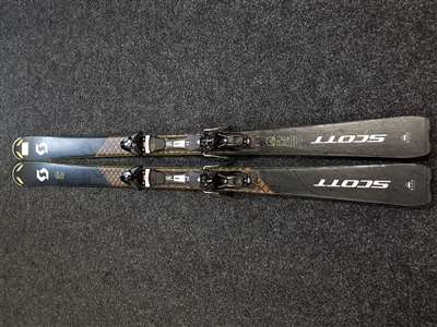 Schiuri SCOTT Pure Piste 77 folosite + legături Salomon MC11