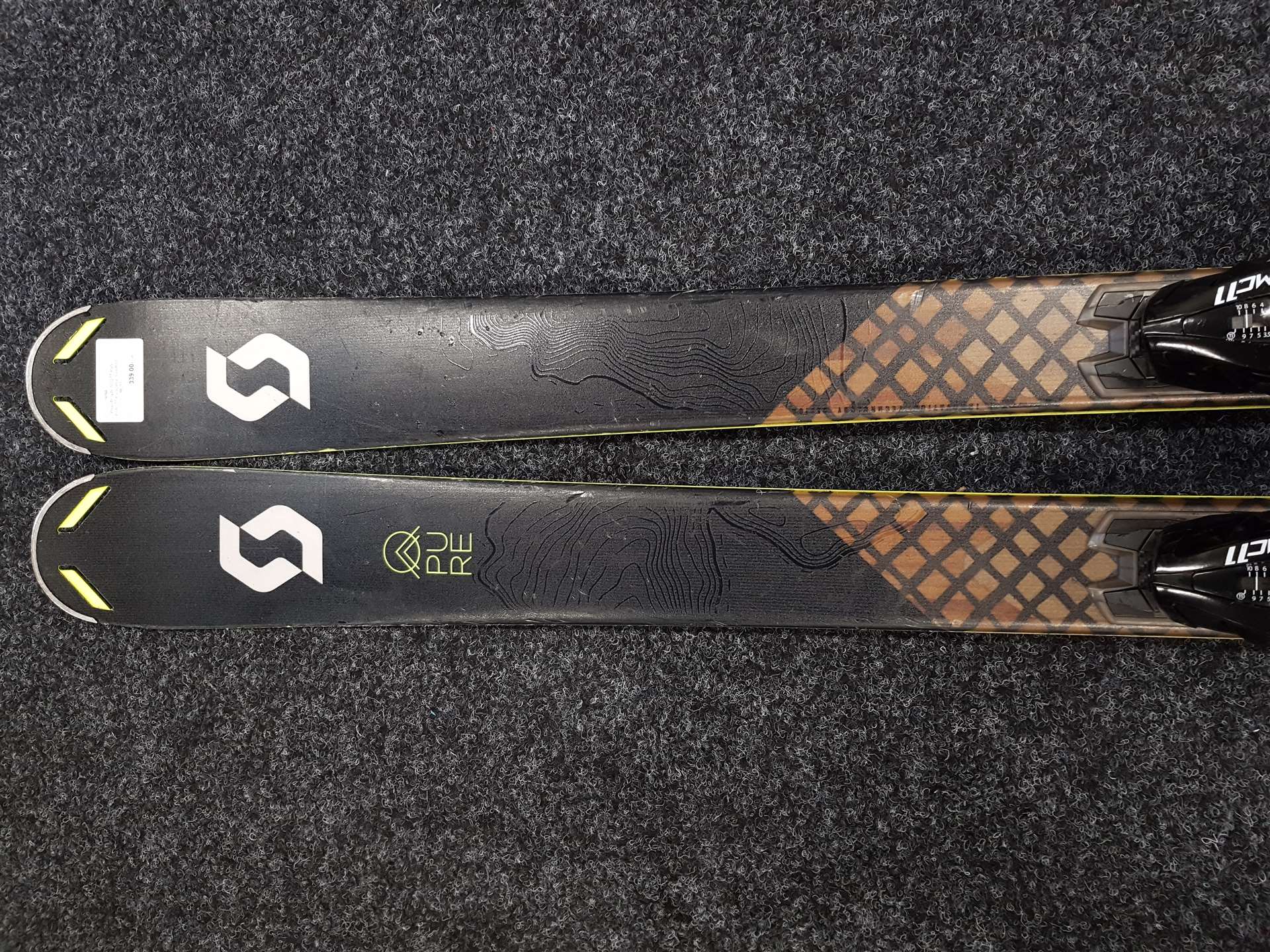 Použité lyže SCOTT Pure Piste 77 + vázání Salomon MC11