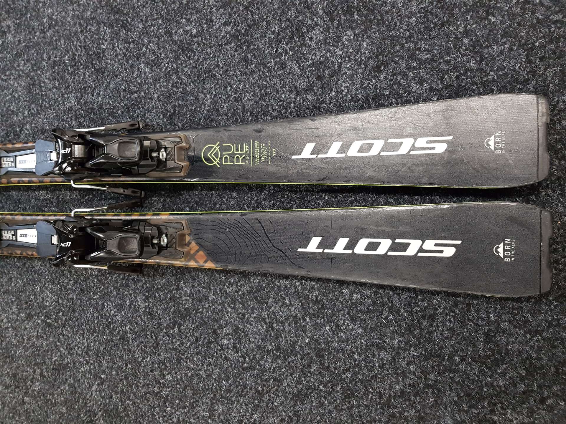 Použité lyže SCOTT Pure Piste 77 + vázání Salomon MC11
