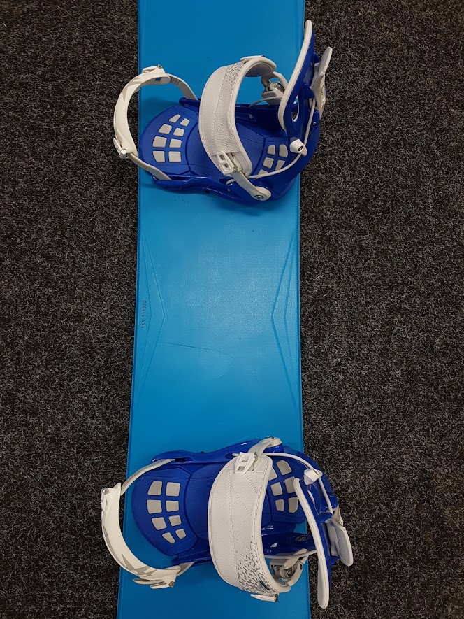 Bazaar Snowboard Nidus + Bindung Rage Größe M