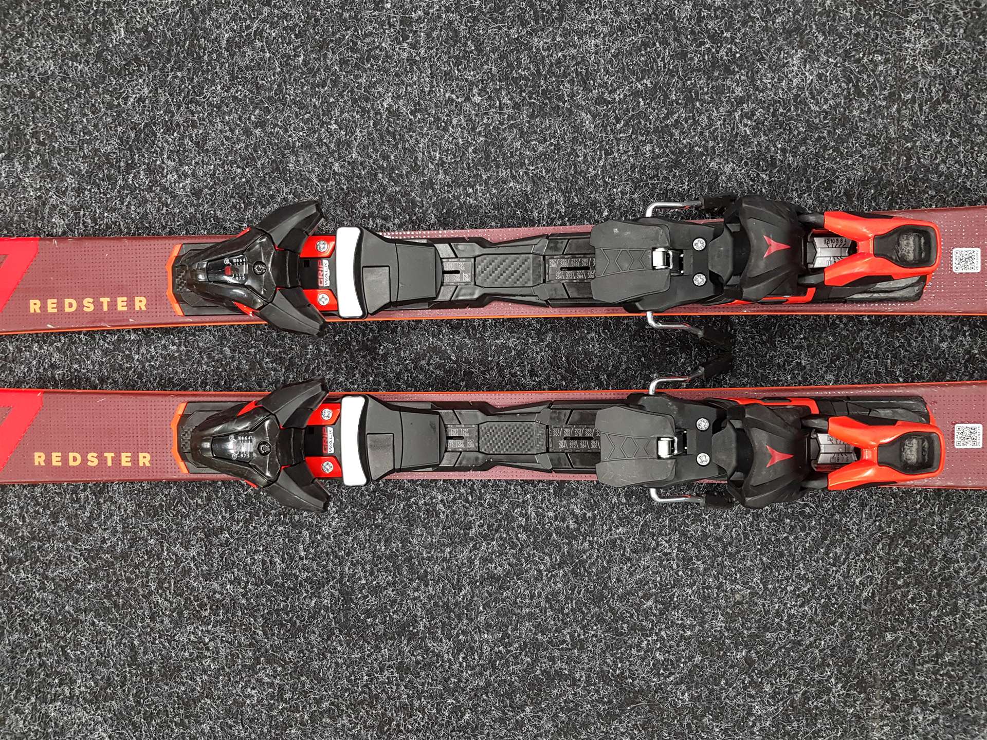 Schiuri ATOMIC Redster S7 folosite + legături Atomic M 12