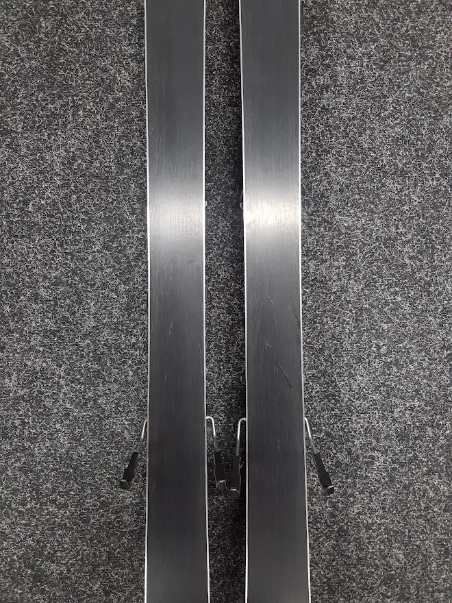 Narty bazarowe Rossignol Carve TPS