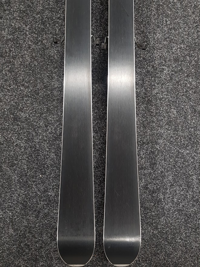 Narty bazarowe Rossignol Carve TPS