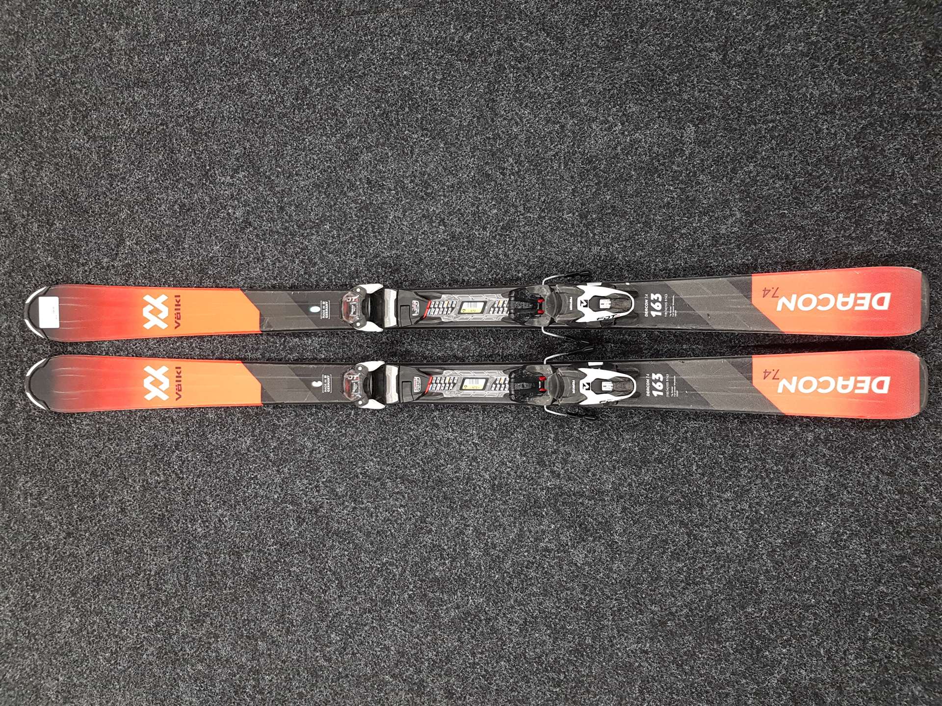 Sci VOLKL Deacon 7.4 usati + attacchi Marker FTD 10